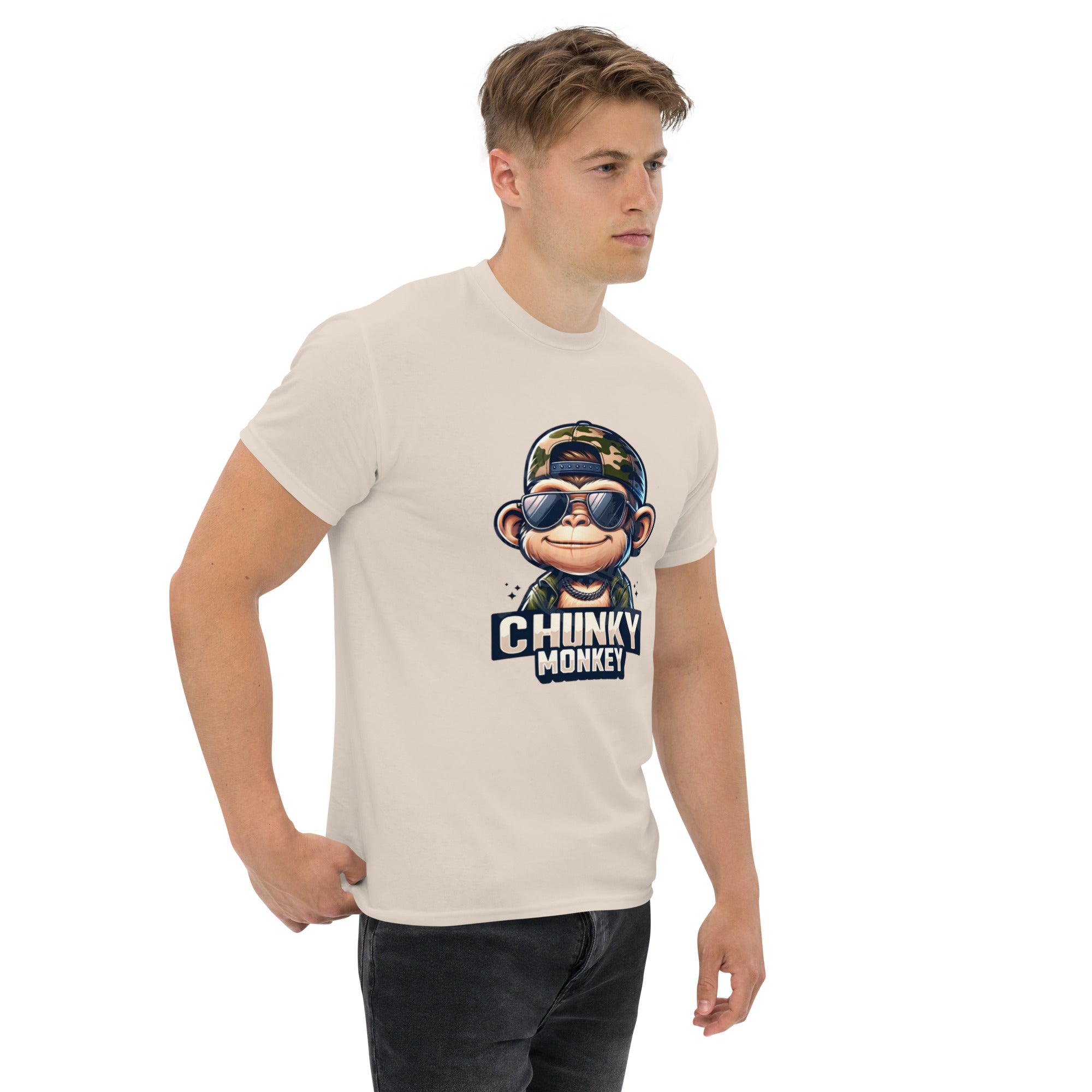 Foto di - T-shirt Stampata Unisex – 100% Cotone – Stile Streetwear e Confortevole – Chunky Monkey-DTG-Biiply