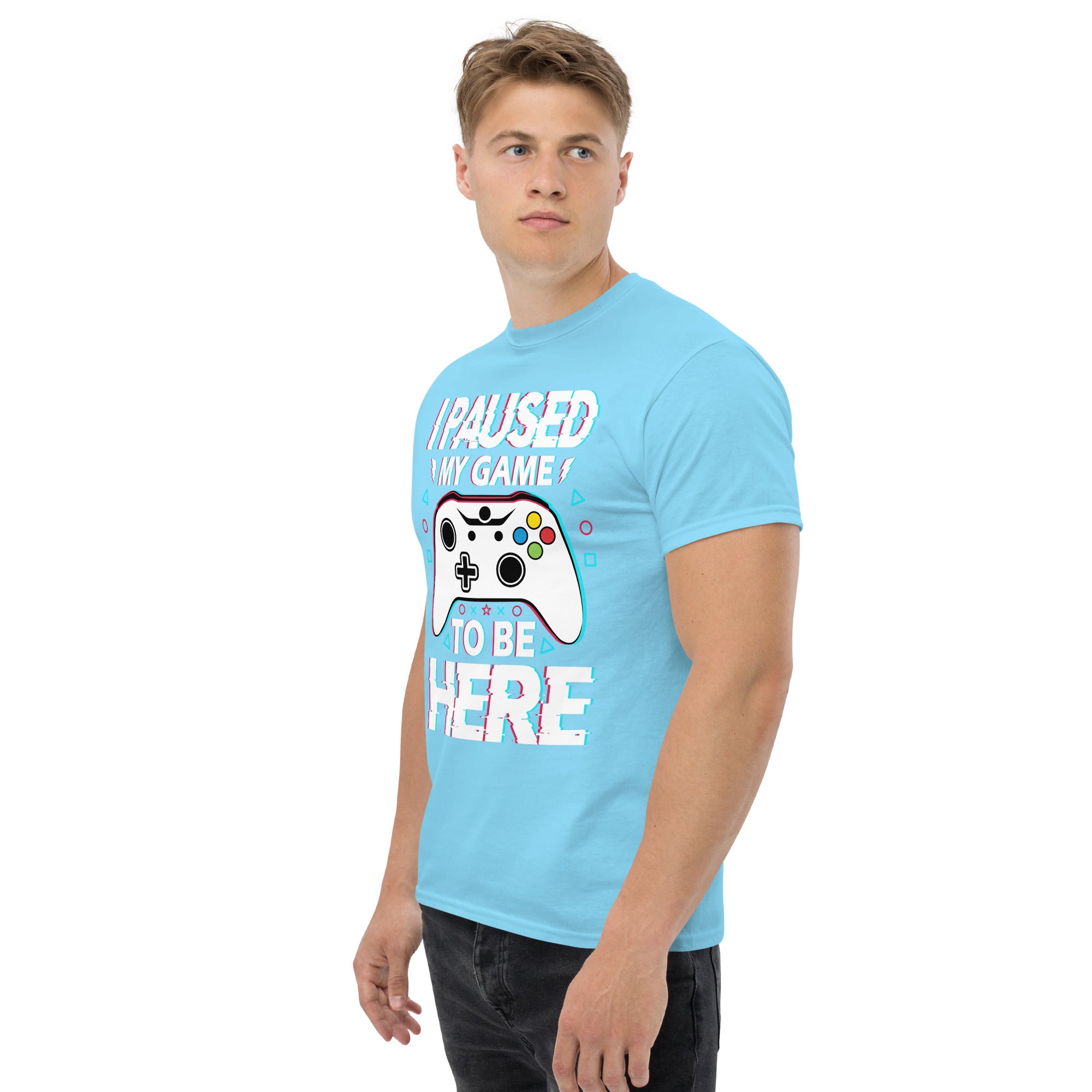 Foto di - T-shirt Stampata Unisex – 100% Cotone – Stile Streetwear e Confortevole – I'm Paused My Game To Be Here-DTG-Biiply