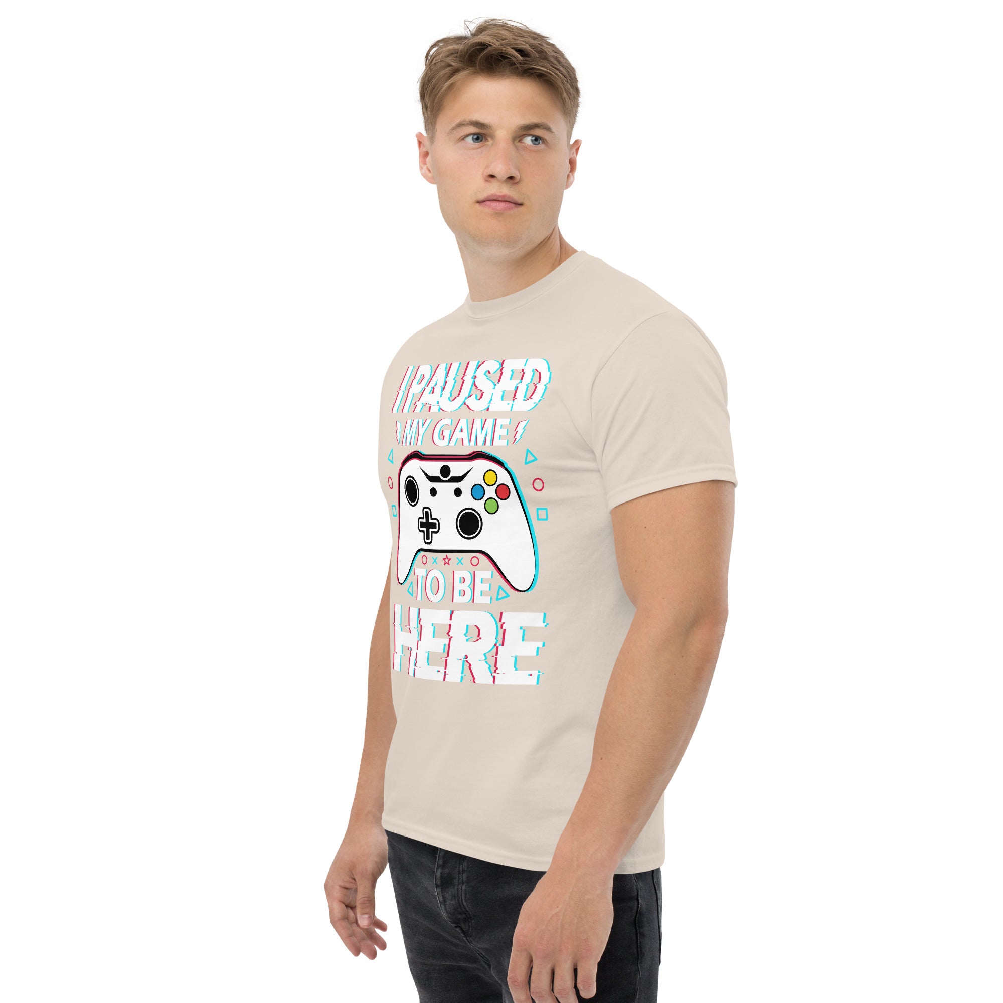 Foto di - T-shirt Stampata Unisex – 100% Cotone – Stile Streetwear e Confortevole – I'm Paused My Game To Be Here-DTG-Biiply