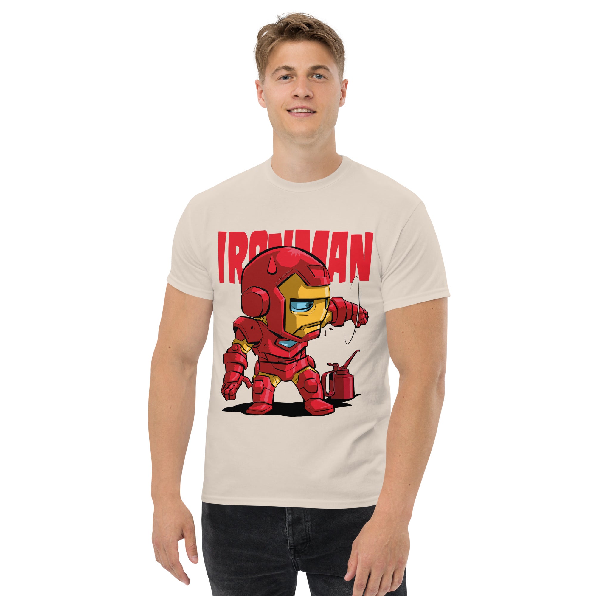 Foto di - T-shirt Stampata Unisex – 100% Cotone – Stile Streetwear e Confortevole – Ironman-DTG-Biiply