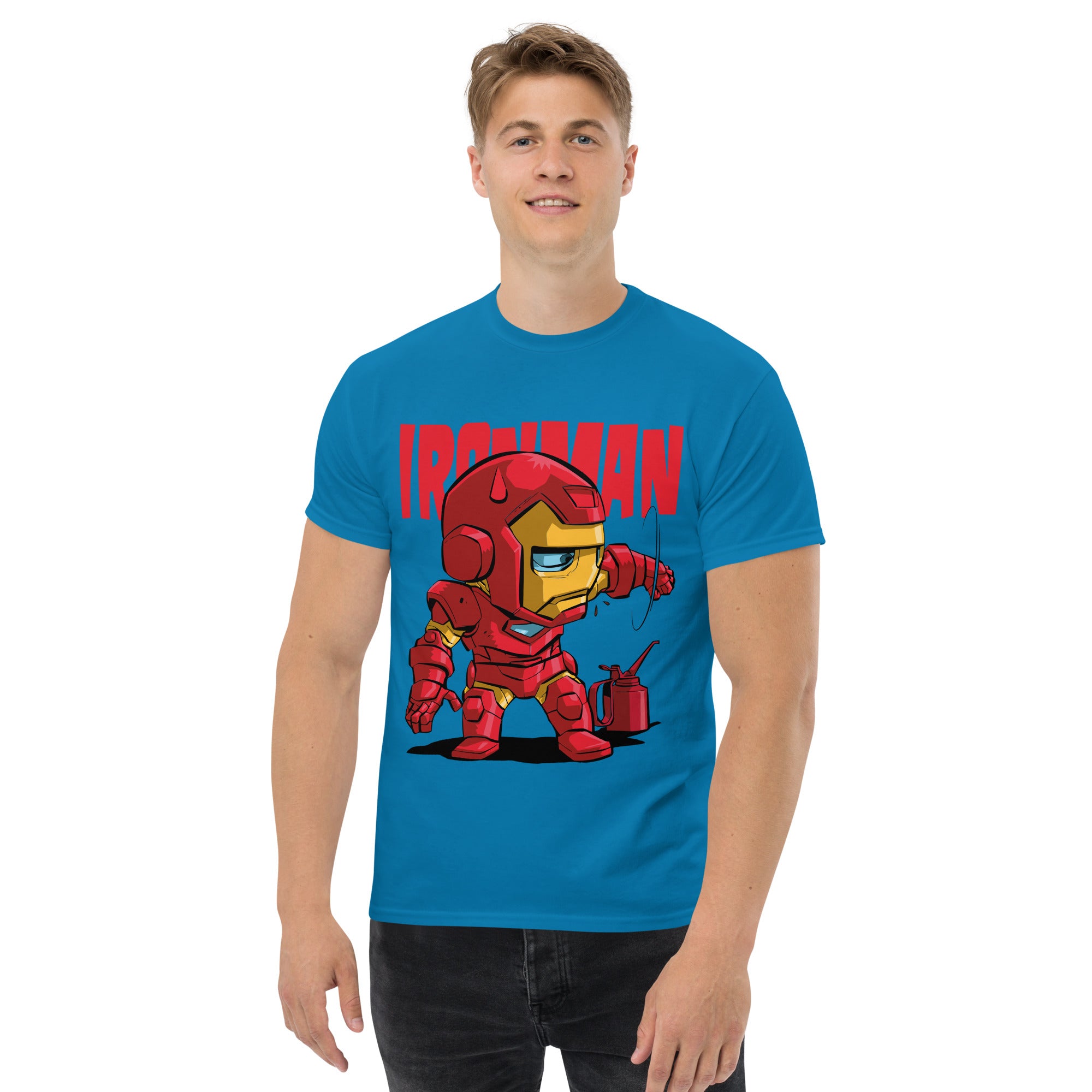 Foto di - T-shirt Stampata Unisex – 100% Cotone – Stile Streetwear e Confortevole – Ironman-DTG-Biiply