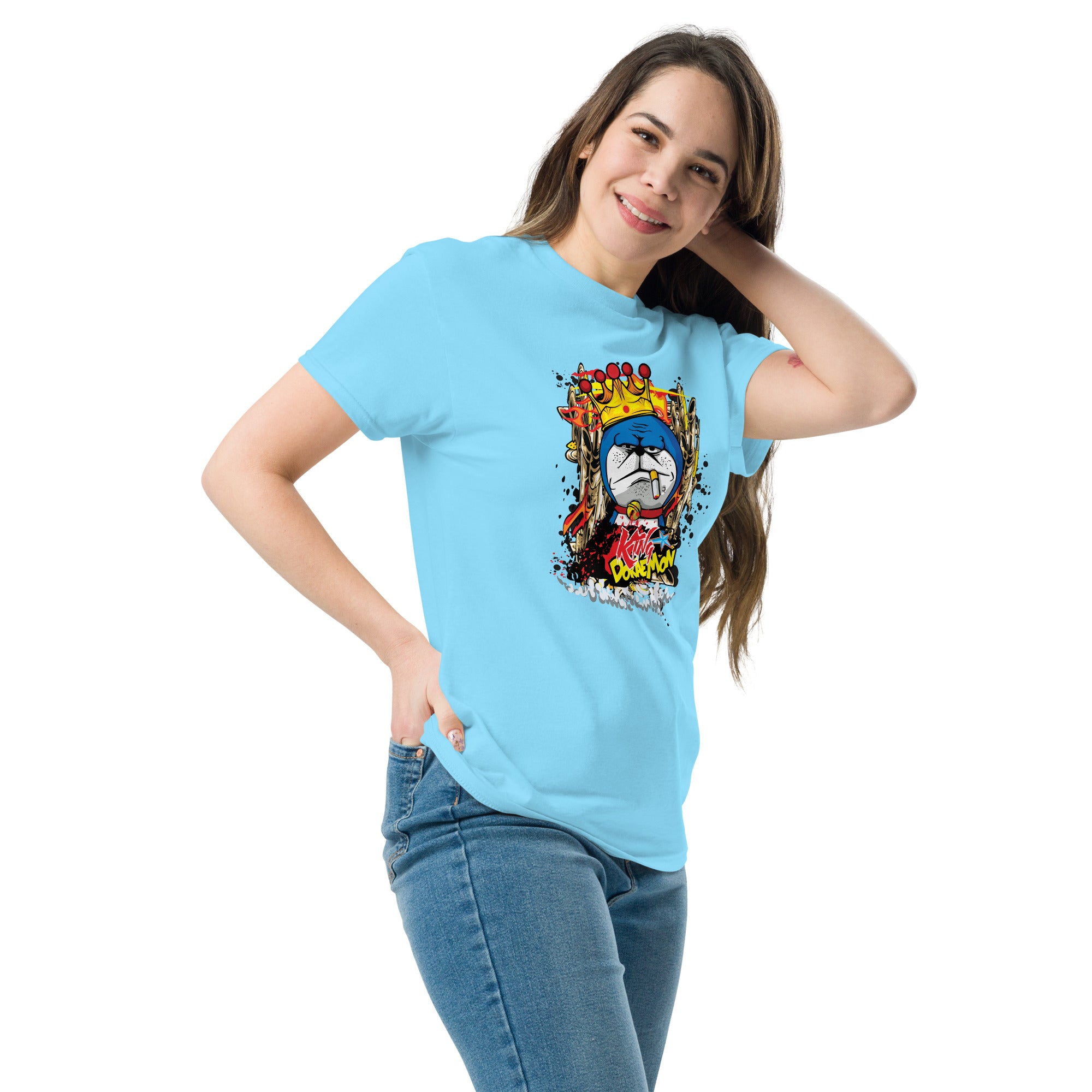 Foto di - T-shirt Stampata Unisex – 100% Cotone – Stile Streetwear e Confortevole – King Smoke Doraemon-DTG-Biiply