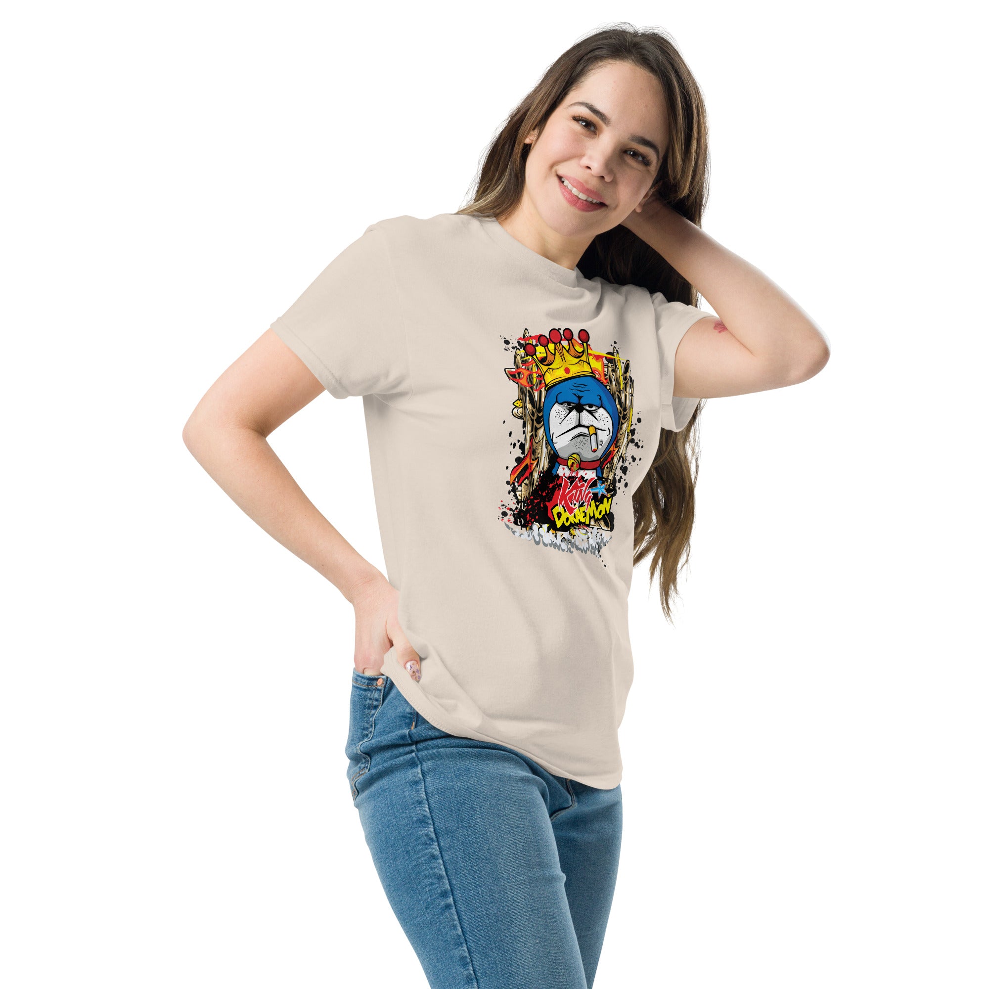 Foto di - T-shirt Stampata Unisex – 100% Cotone – Stile Streetwear e Confortevole – King Smoke Doraemon-DTG-Biiply