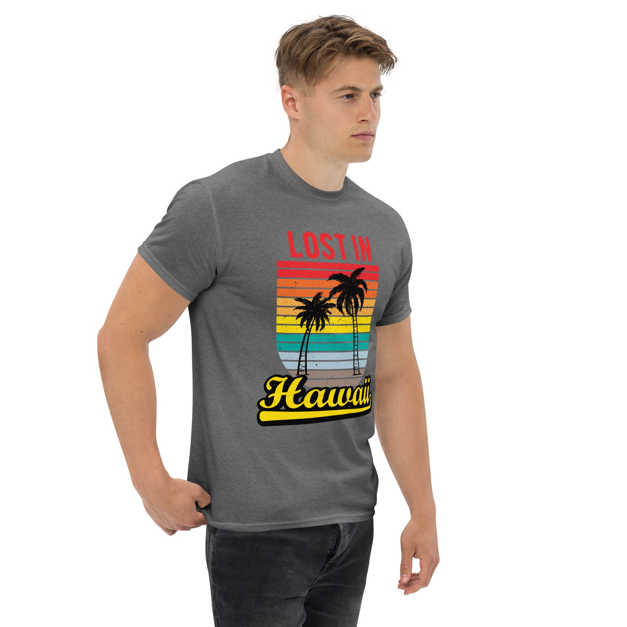 Foto di - T-shirt Stampata Unisex – 100% Cotone – Stile Streetwear e Confortevole – Lost in Hawaii-DTG-Biiply