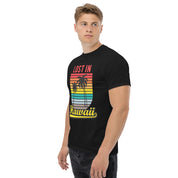 Foto di - T-shirt Stampata Unisex – 100% Cotone – Stile Streetwear e Confortevole – Lost in Hawaii-DTG-Biiply