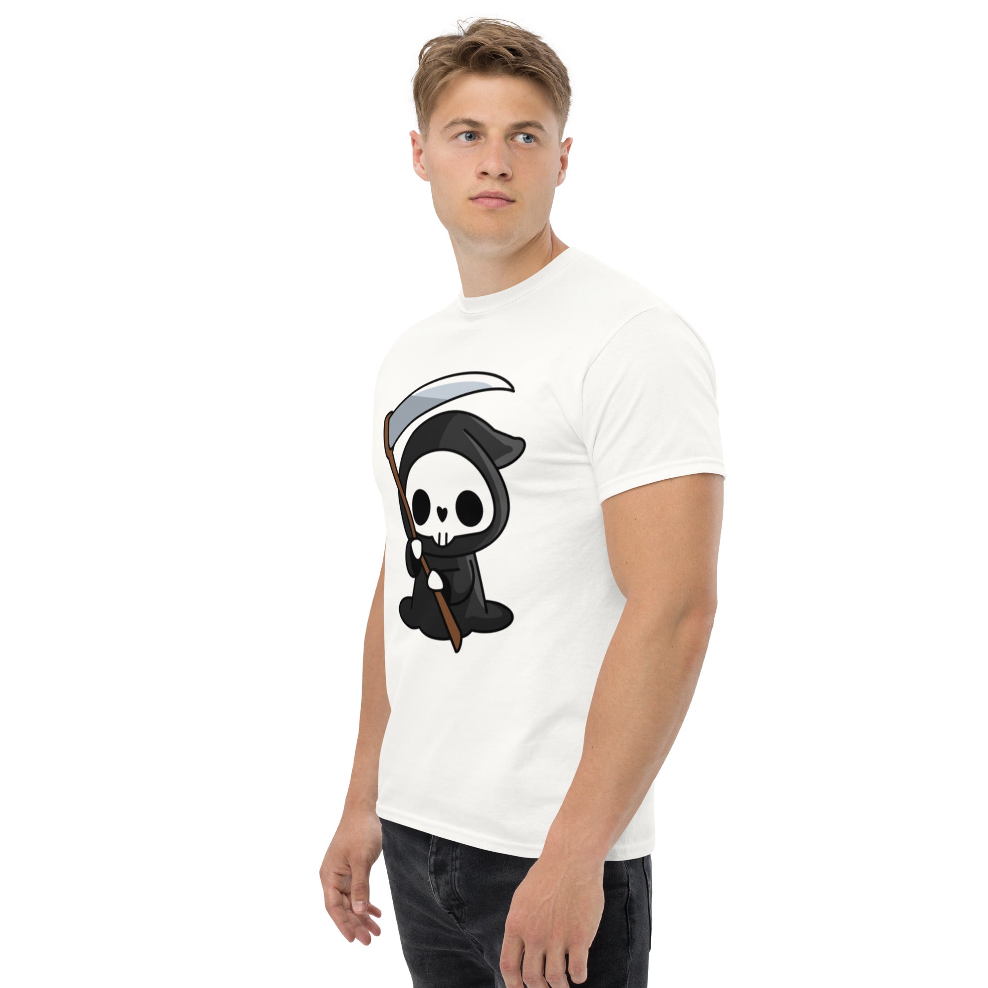 Foto di - T-shirt Stampata Unisex – 100% Cotone – Stile Streetwear e Confortevole – Mietitore Con Falce-DTG-Biiply