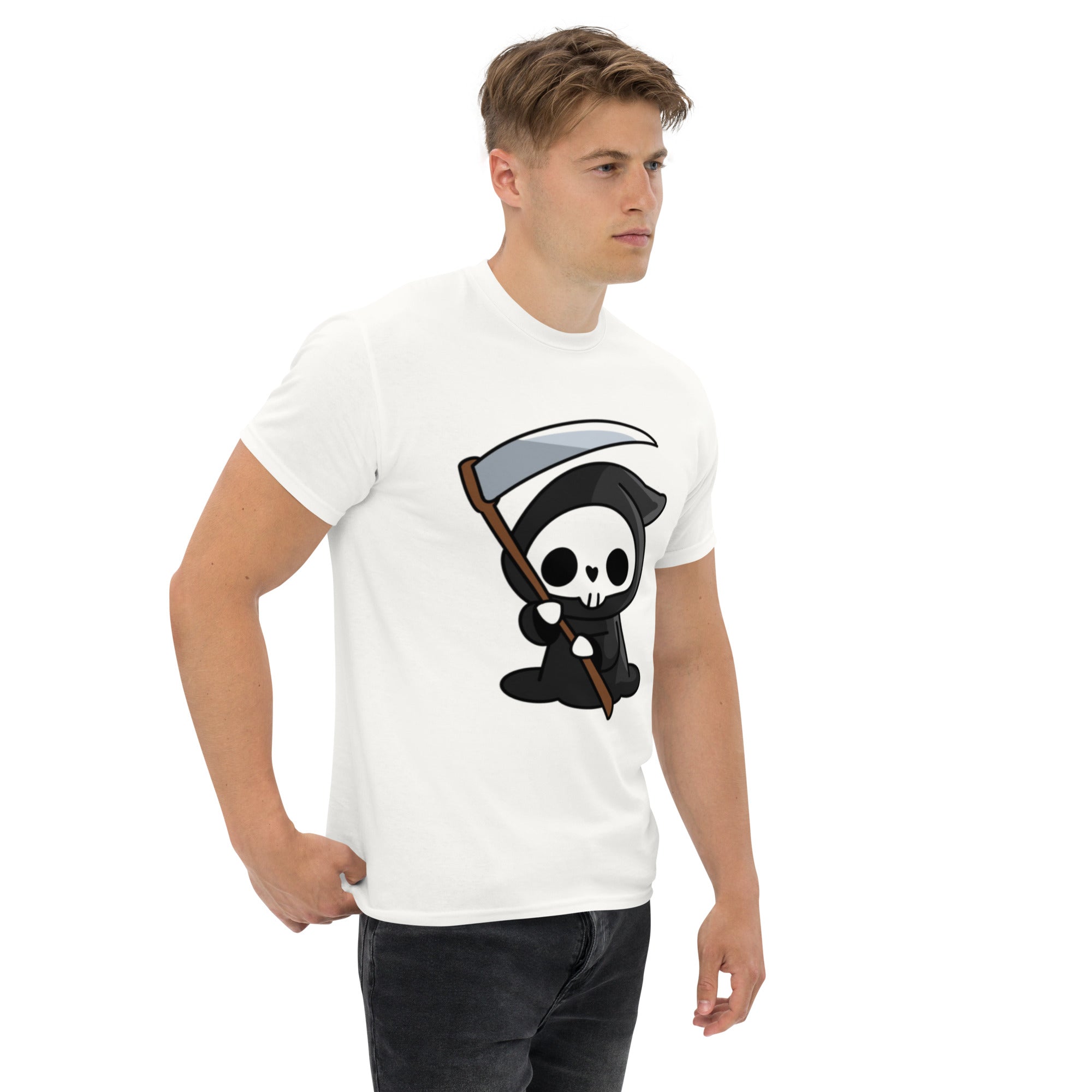 Foto di - T-shirt Stampata Unisex – 100% Cotone – Stile Streetwear e Confortevole – Mietitore Con Falce-DTG-Biiply