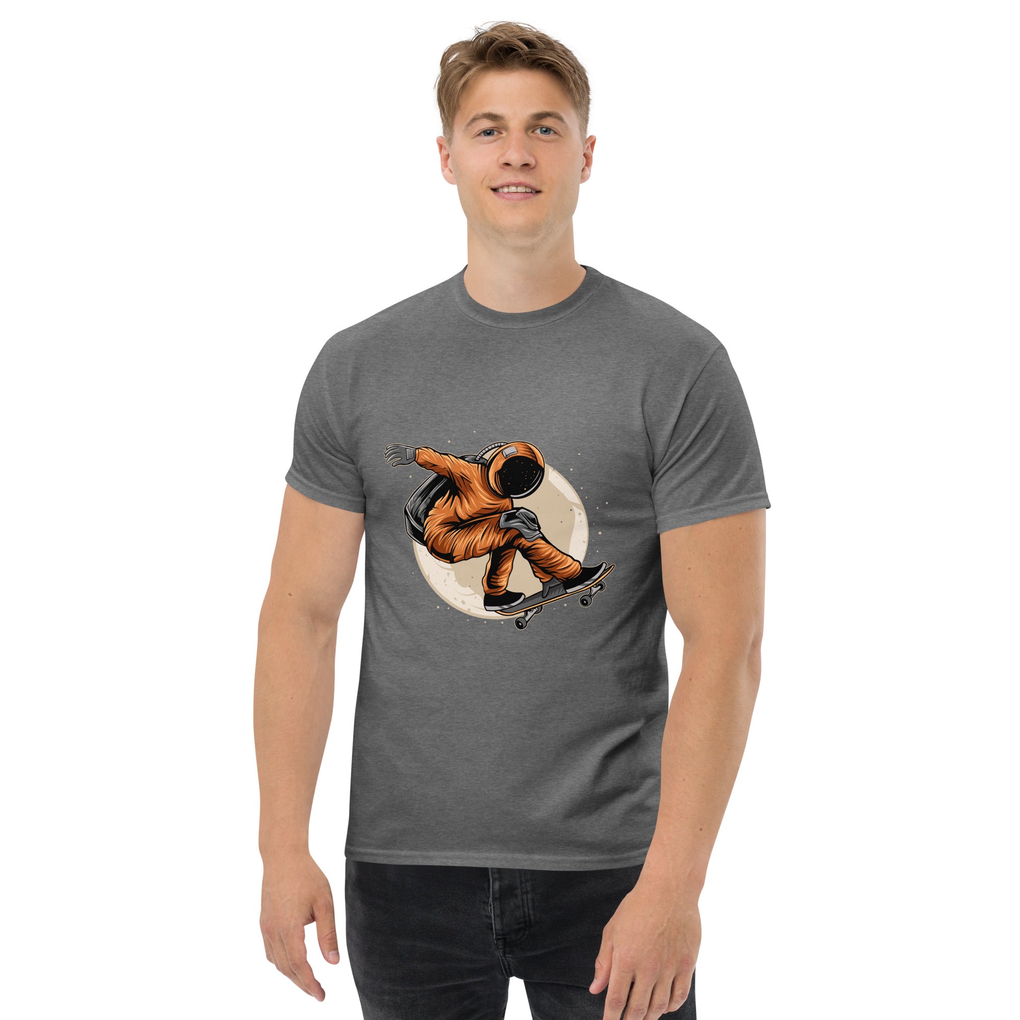 Foto di - T-shirt Stampata Unisex – 100% Cotone – Stile Streetwear e Confortevole – Moon Skater-DTG-Biiply