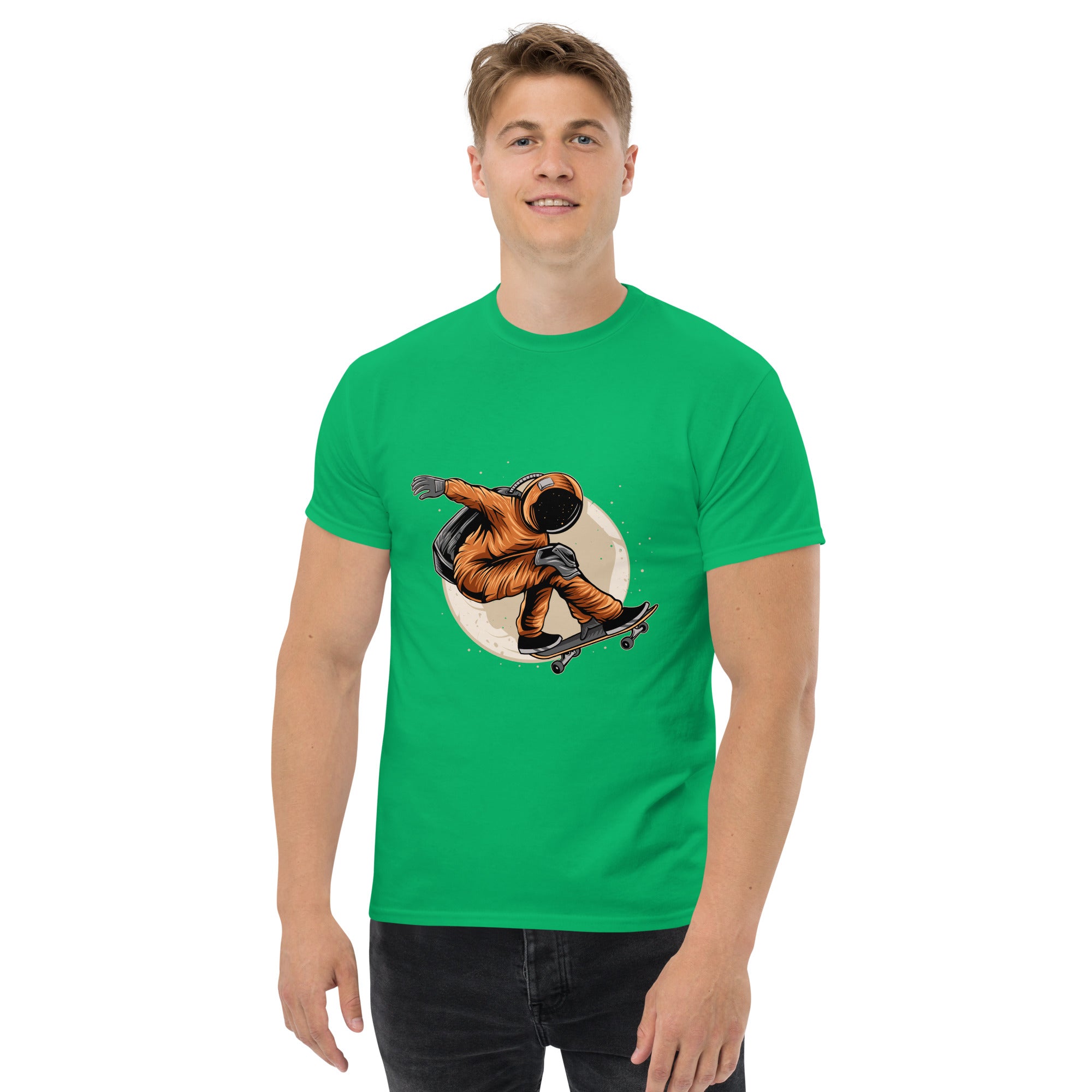 Foto di - T-shirt Stampata Unisex – 100% Cotone – Stile Streetwear e Confortevole – Moon Skater-DTG-Biiply