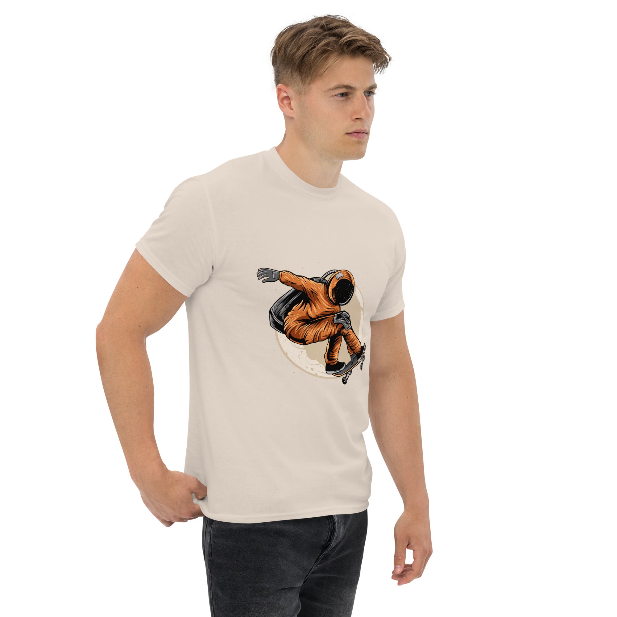 Foto di - T-shirt Stampata Unisex – 100% Cotone – Stile Streetwear e Confortevole – Moon Skater-DTG-Biiply
