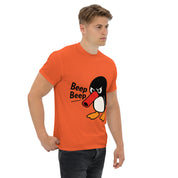 Foto di - T-shirt Stampata Unisex – 100% Cotone – Stile Streetwear e Confortevole – Pinguino Arrabbiato Beep Beep-DTG-Biiply