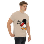 Foto di - T-shirt Stampata Unisex – 100% Cotone – Stile Streetwear e Confortevole – Pinguino Arrabbiato Beep Beep-DTG-Biiply