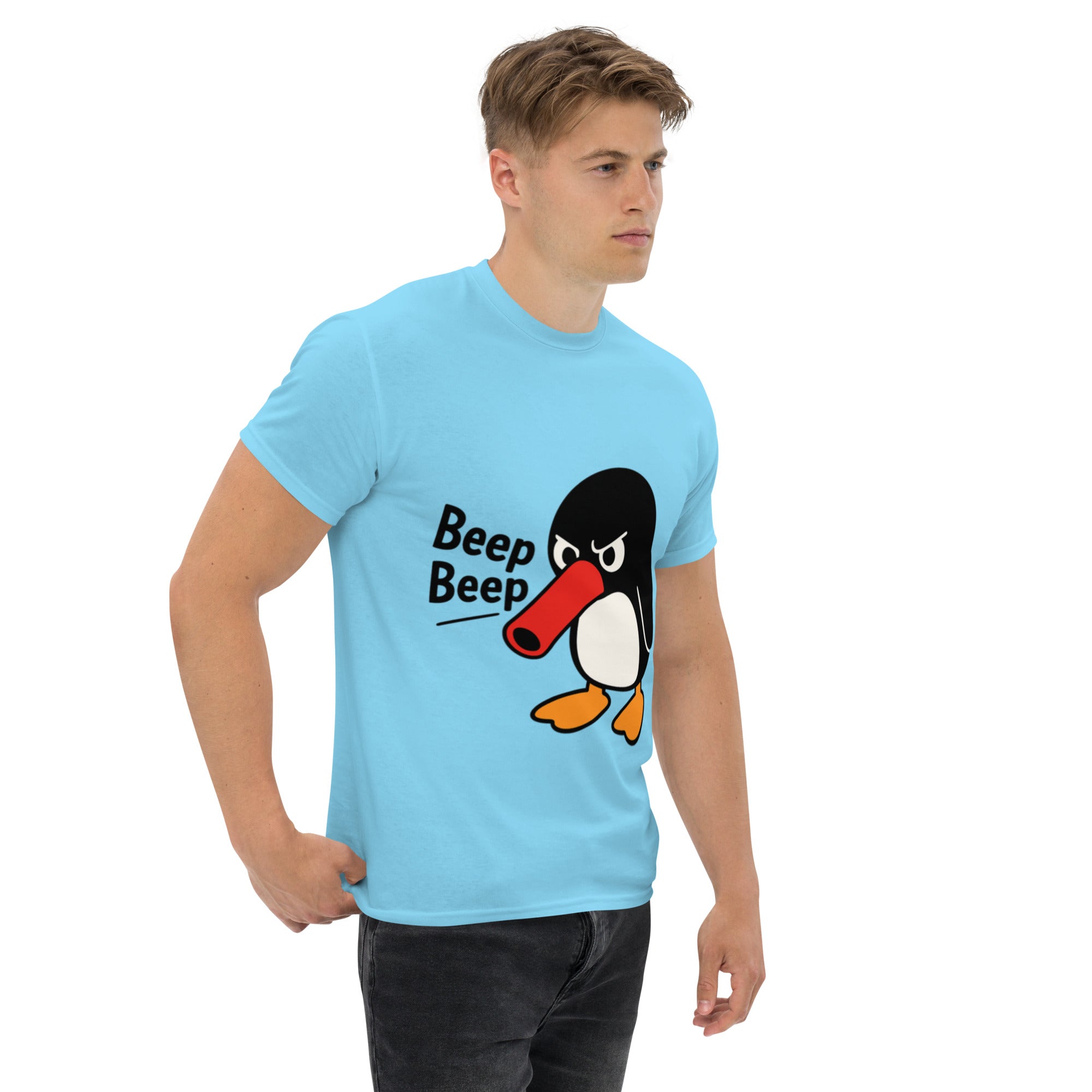 Foto di - T-shirt Stampata Unisex – 100% Cotone – Stile Streetwear e Confortevole – Pinguino Arrabbiato Beep Beep-DTG-Biiply