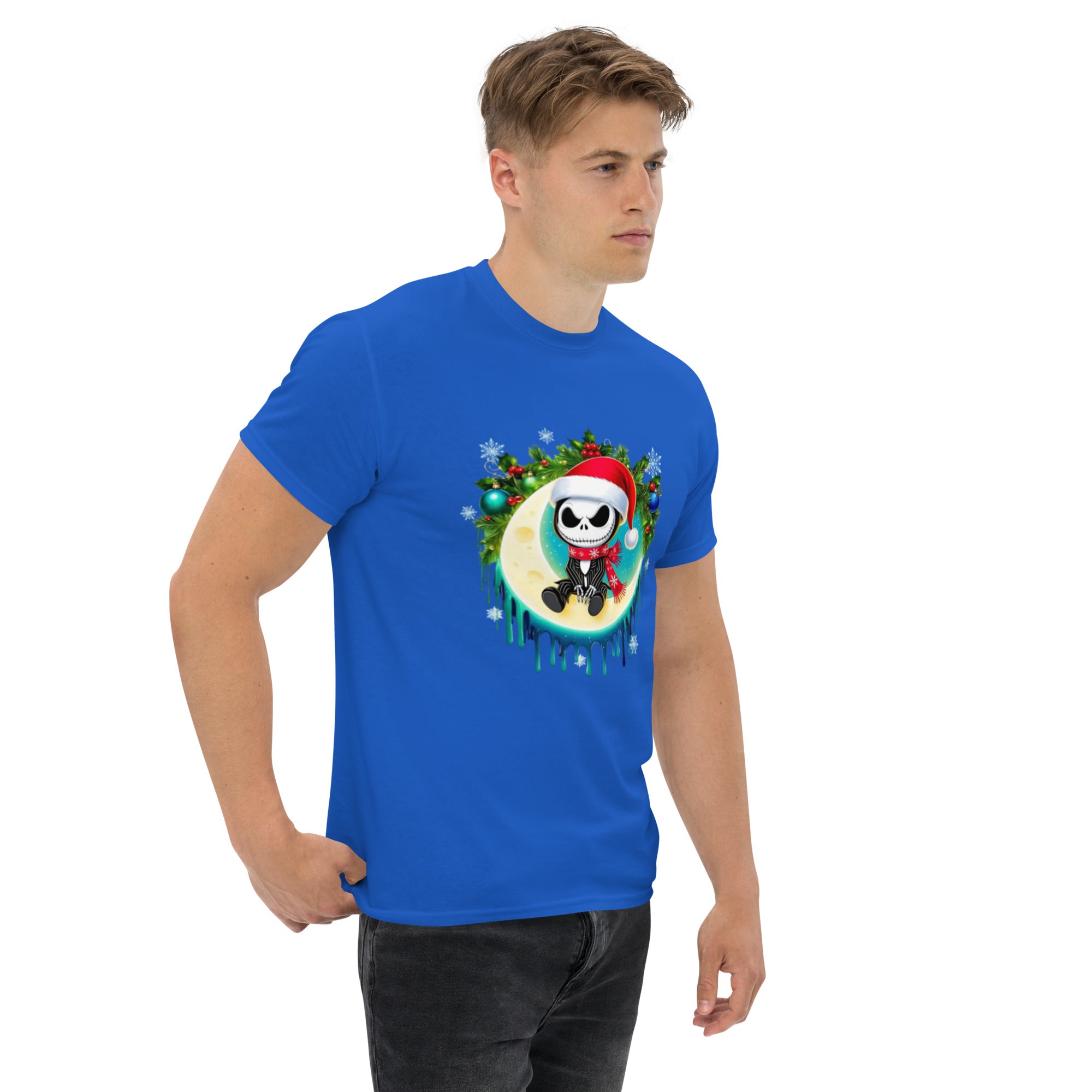 Foto di - T-shirt Stampata Unisex – 100% Cotone – Stile Streetwear e Confortevole – Scheletro Gotico Natale-DTG-Biiply