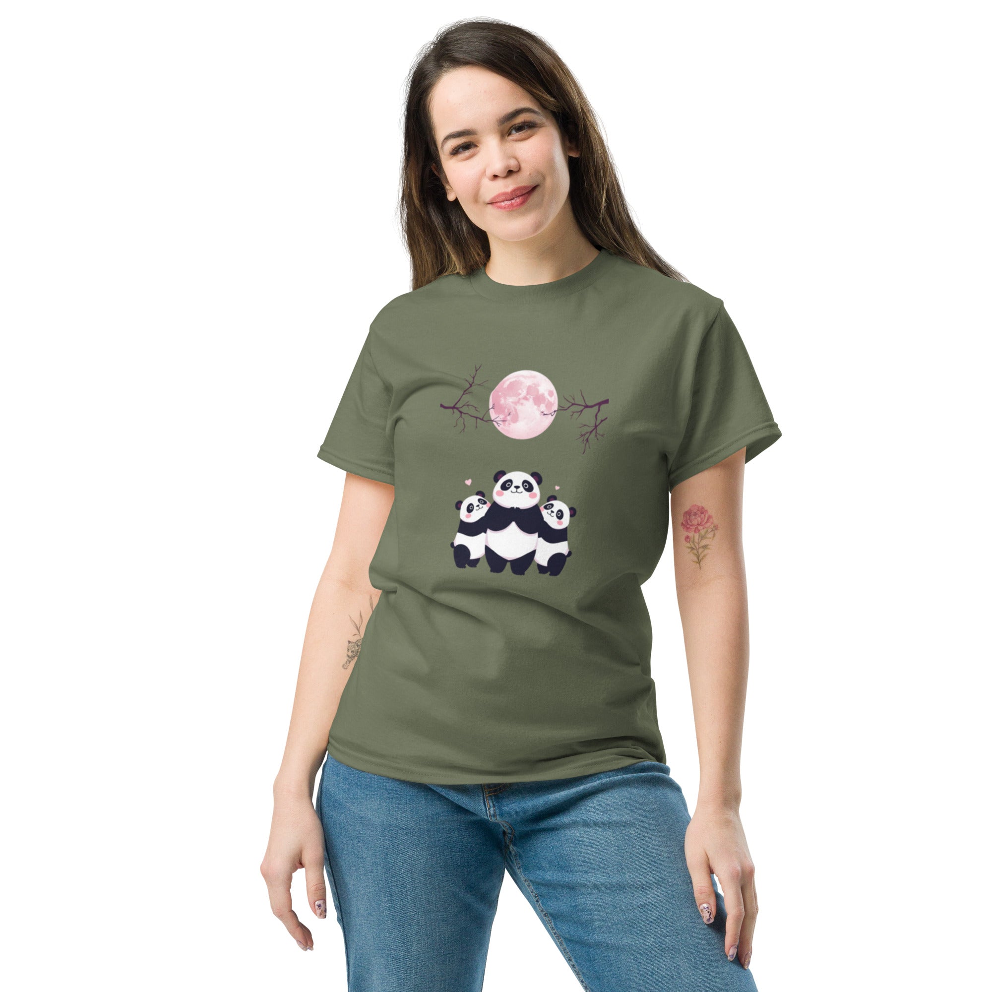 Foto di - T-shirt Stampata Unisex – 100% Cotone – Stile Streetwear e Confortevole – Sweet Panda-DTG-Biiply