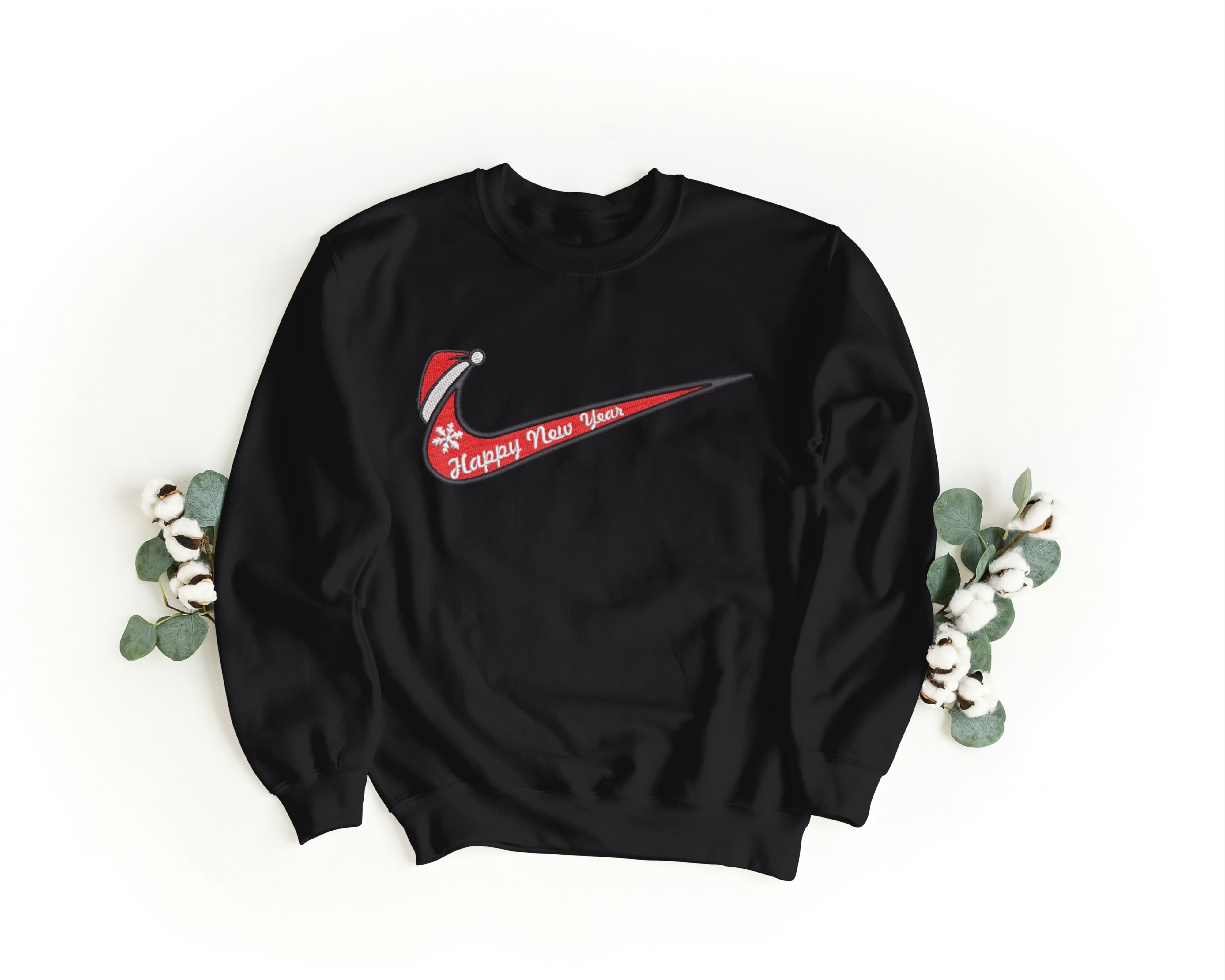 Felpa Ricamata Unisex – Morbida – Stile Streetwear – Swoosh Happy New Year