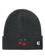 Ricamo Personalizzato - Cappello a Maglia in RPET Riciclato – Morbido e Caldo – Linea Sostenibile Naturaleine – Design Ricamato Ciliegia-Biiply