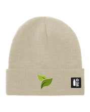 Ricamo Personalizzato - Cappello a Maglia in RPET Riciclato – Morbido e Caldo – Linea Sostenibile Naturaleine – Design Ricamato Foglie-Biiply