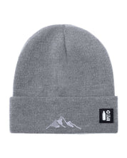 Ricamo Personalizzato - Cappello a Maglia in RPET Riciclato – Morbido e Caldo – Linea Sostenibile Naturaleine – Design Ricamato Montagna-Biiply