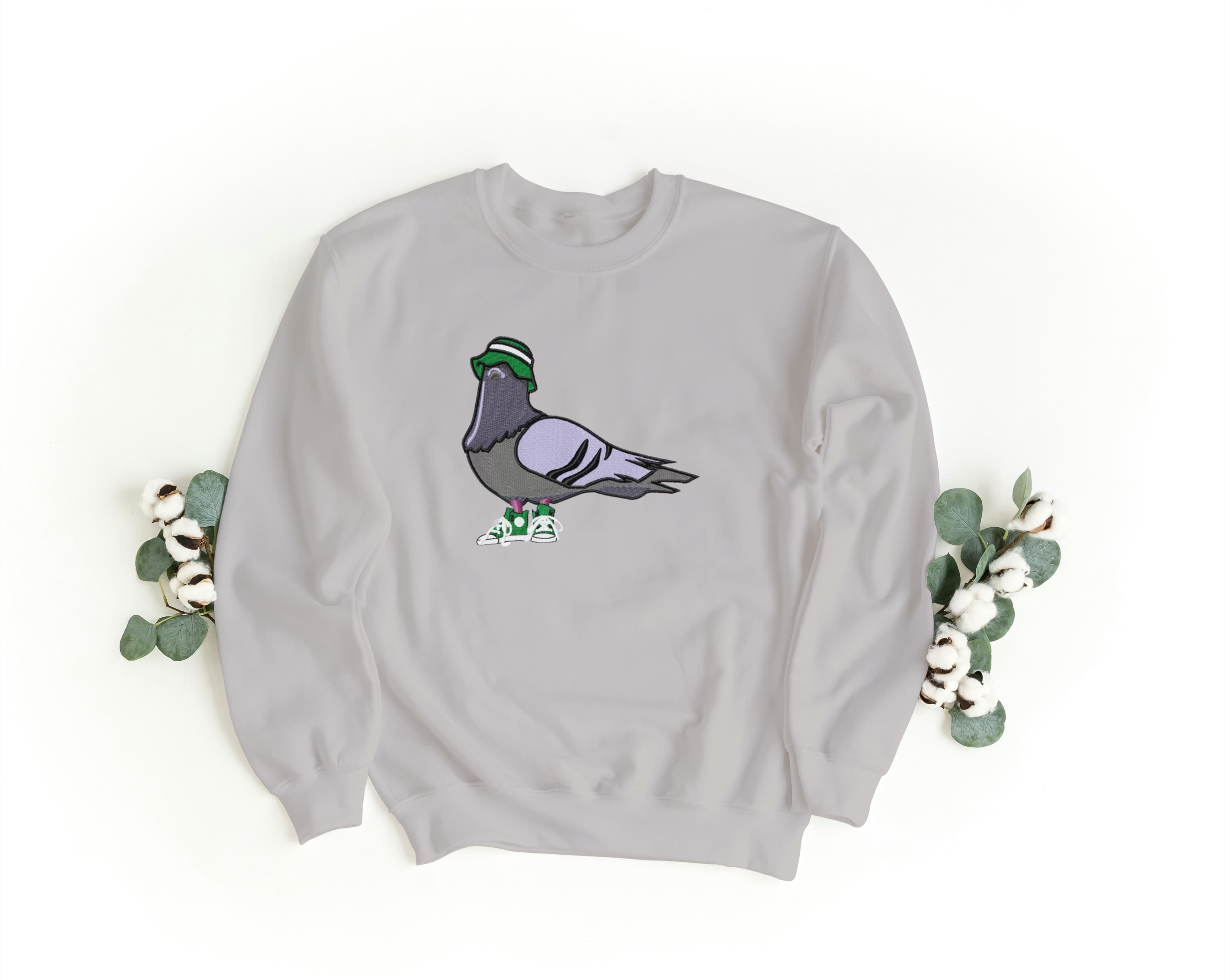 Ricamo Personalizzato - Felpa Ricamata Unisex a Girocollo – Morbida e Confortevole – Design Piccione sweg-Biiply