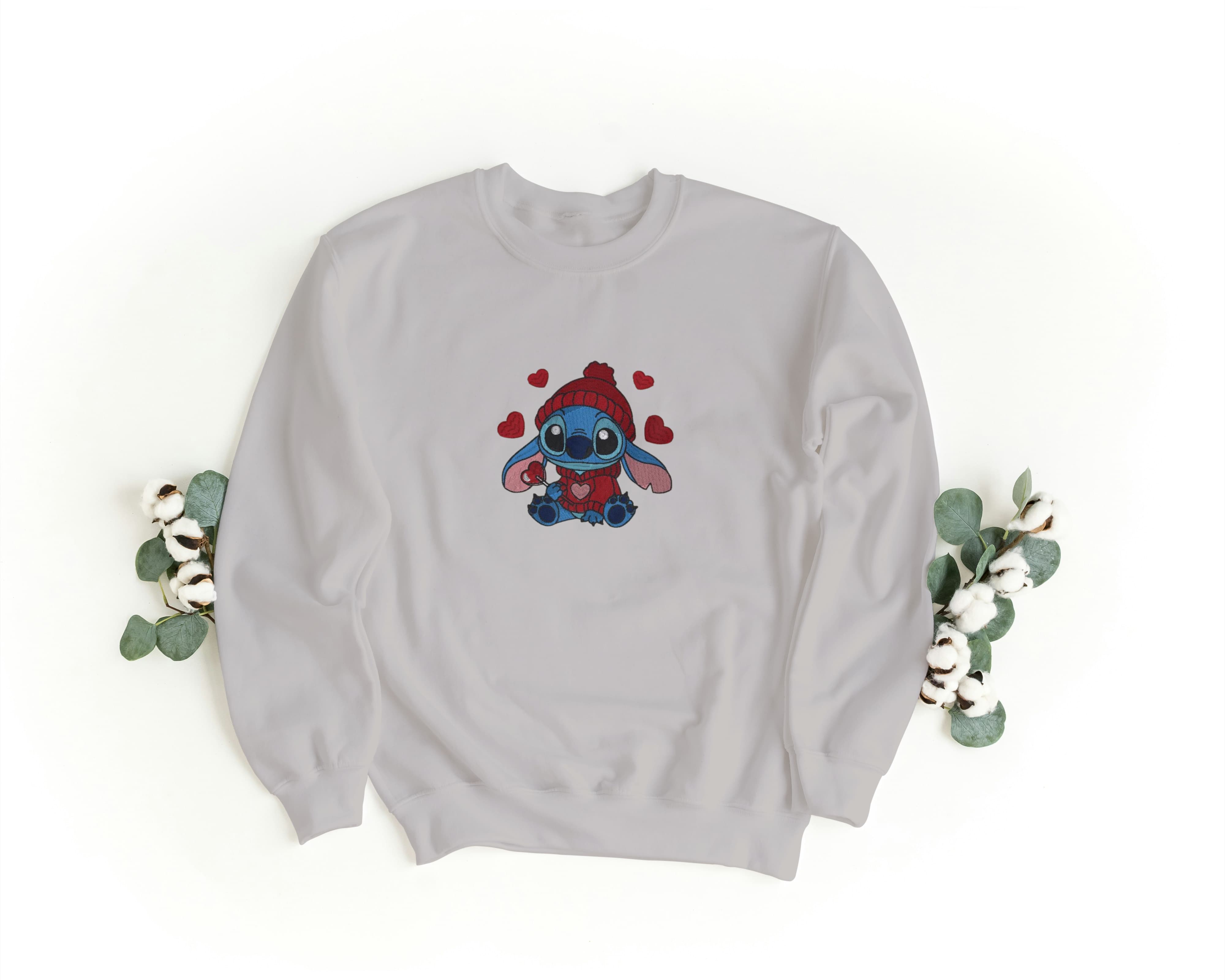 Ricamo Personalizzato - Felpa Ricamata Unisex a Girocollo – Morbida e Confortevole – Design Stitch Con cuori-Biiply