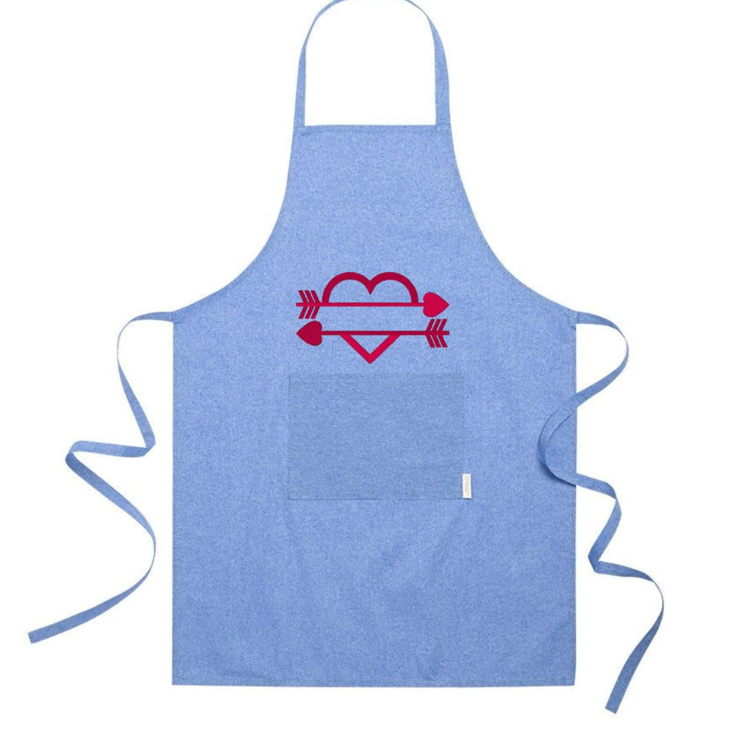 Ricamo Personalizzato - Grembiule in Cotone Riciclato – Sostenibile e Pratico – Cucina e Lavoro – Design Ricamato Cuore con Nome-Biiply