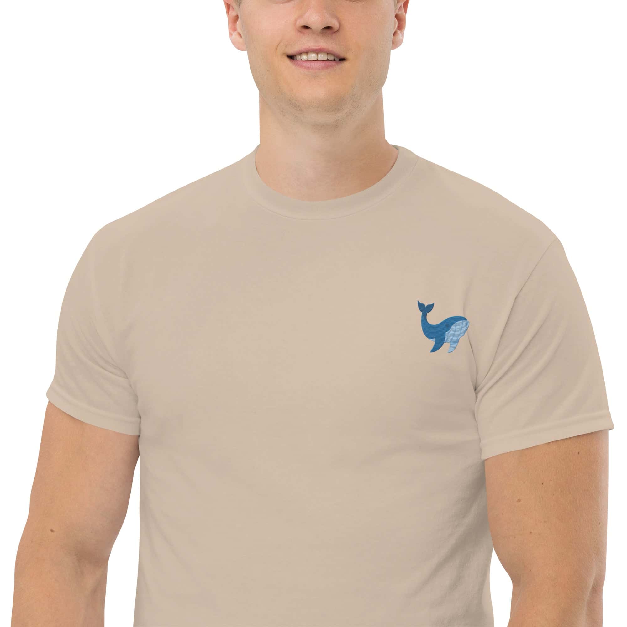 Ricamo Personalizzato - T-Shirt Unisex Ricamata 100% Cotone – Confortevole – Design Balena-Biiply