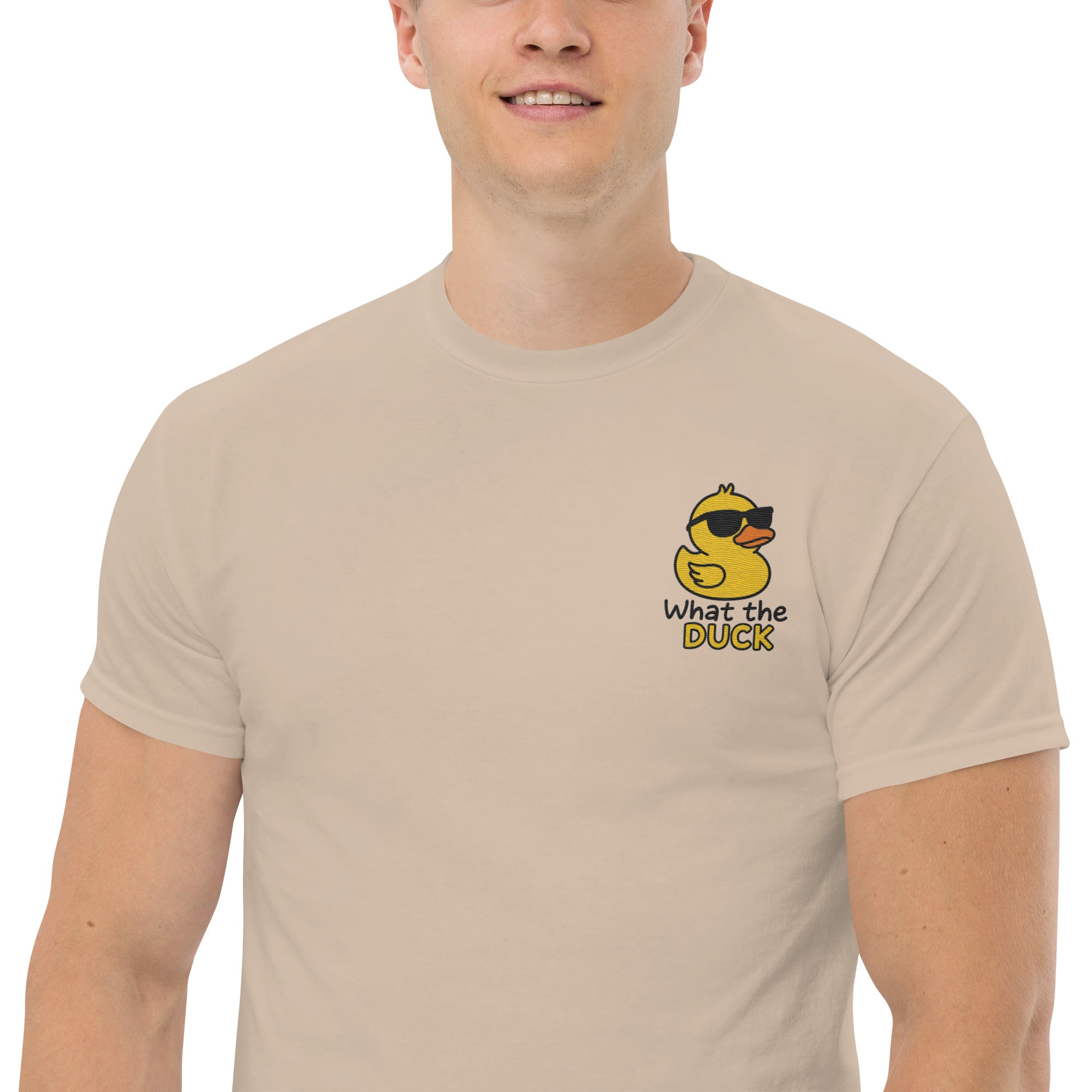 Ricamo Personalizzato - T-Shirt Unisex Ricamata 100% Cotone – Confortevole – Design Che Anatra-Biiply