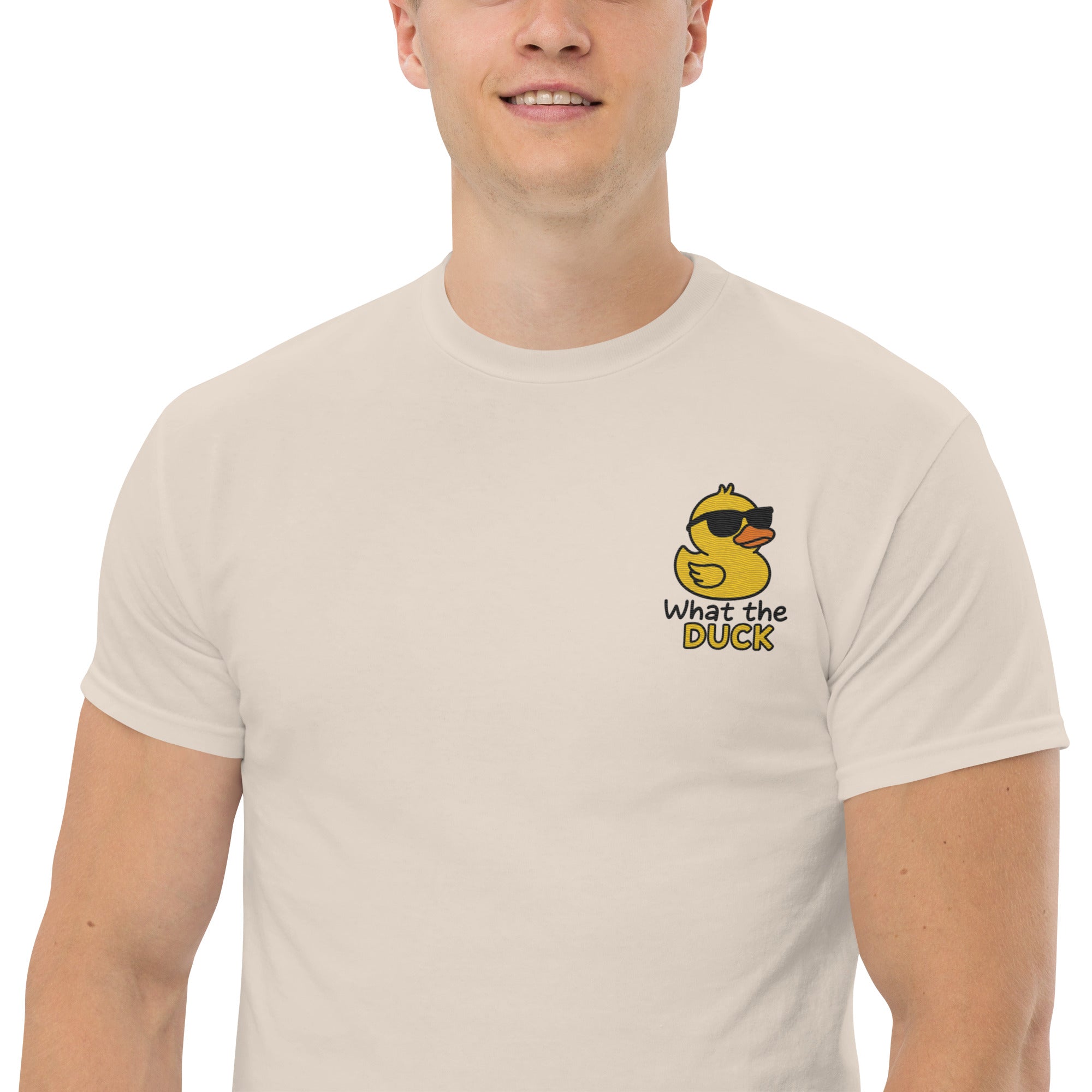 Ricamo Personalizzato - T-Shirt Unisex Ricamata 100% Cotone – Confortevole – Design Che Anatra-Biiply