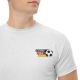 T-Shirt Unisex Ricamata 100% Cotone – Confortevole – Design Corri Tira Goal Pallone