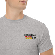 Ricamo Personalizzato - T-Shirt Unisex Ricamata 100% Cotone – Confortevole – Design Corri Tira Goal Pallone-Biiply