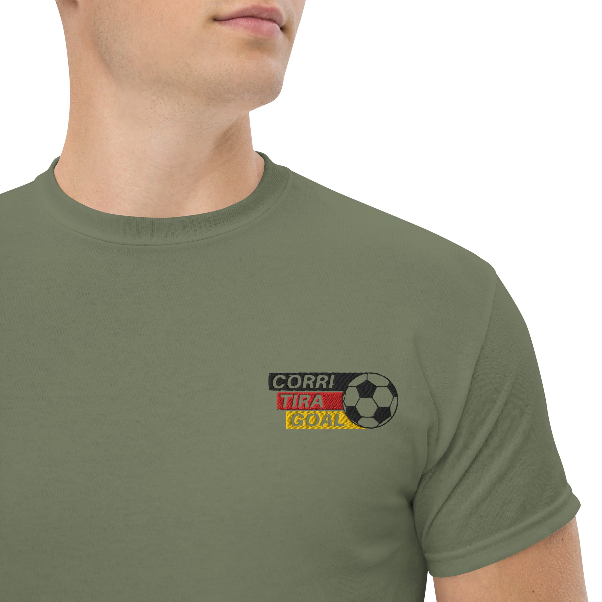Ricamo Personalizzato - T-Shirt Unisex Ricamata 100% Cotone – Confortevole – Design Corri Tira Goal Pallone-Biiply