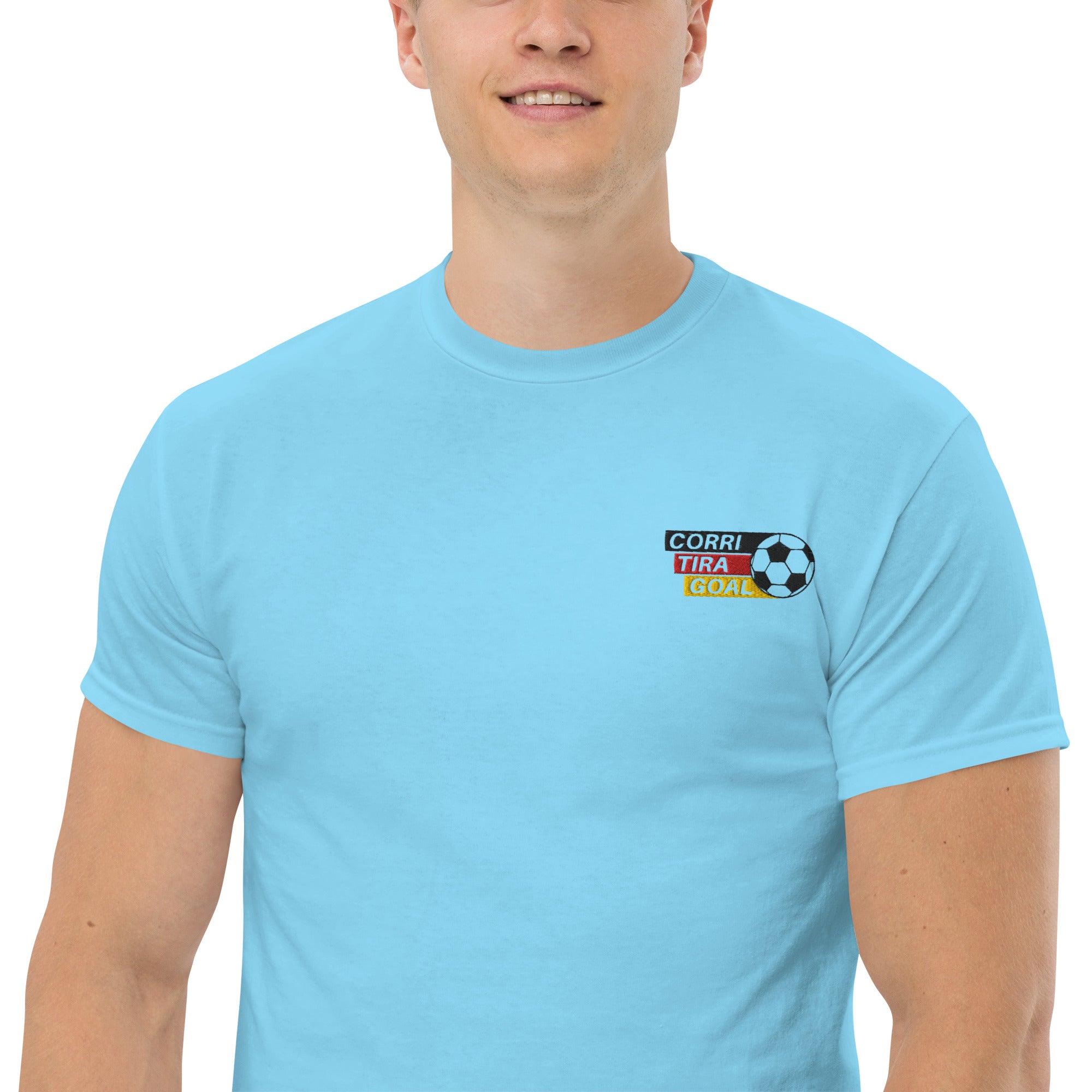Ricamo Personalizzato - T-Shirt Unisex Ricamata 100% Cotone – Confortevole – Design Corri Tira Goal Pallone-Biiply