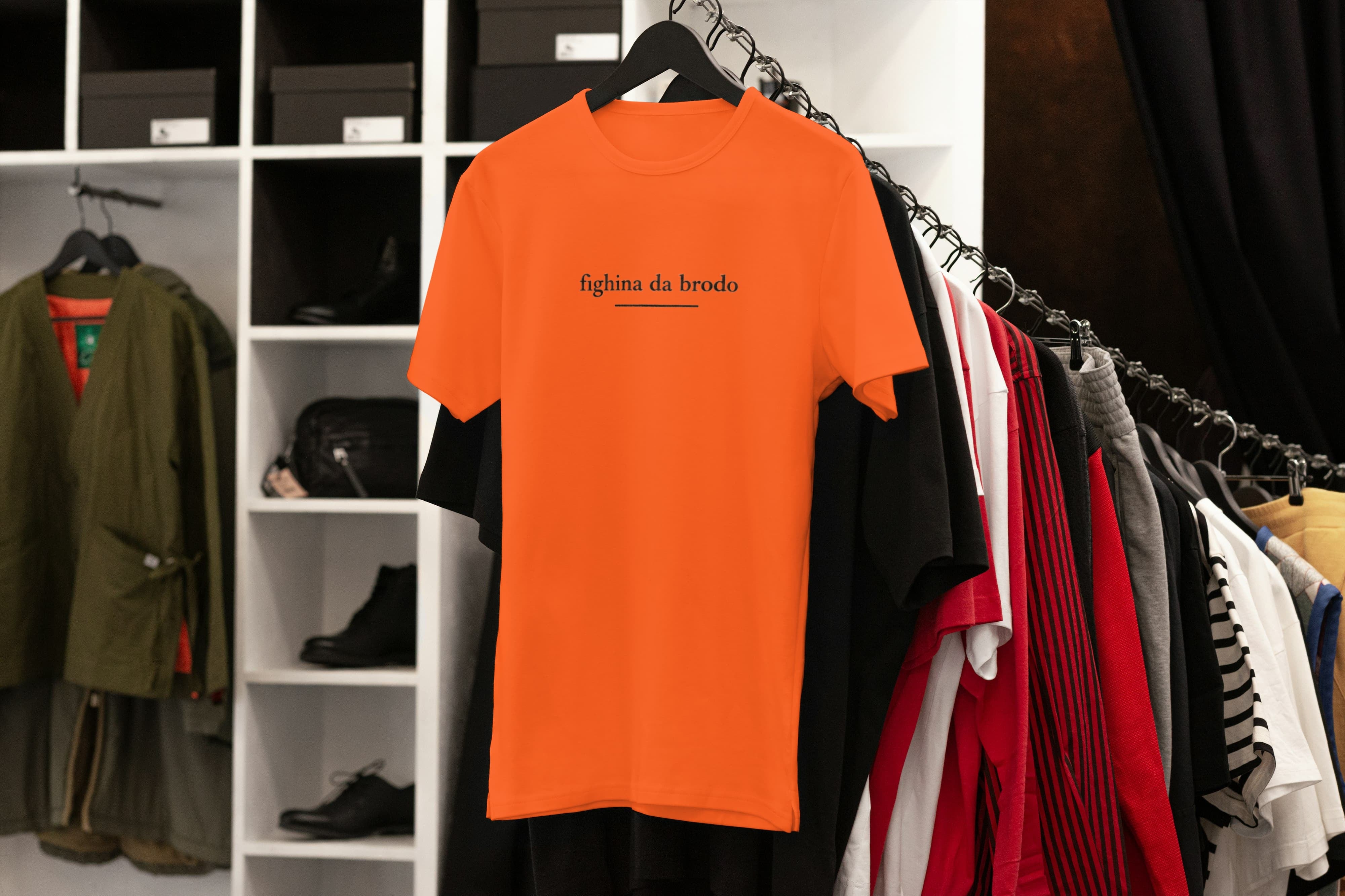 Ricamo Personalizzato - T-Shirt Unisex Ricamata 100% Cotone – Confortevole – Design Fighina da Brodo-Biiply