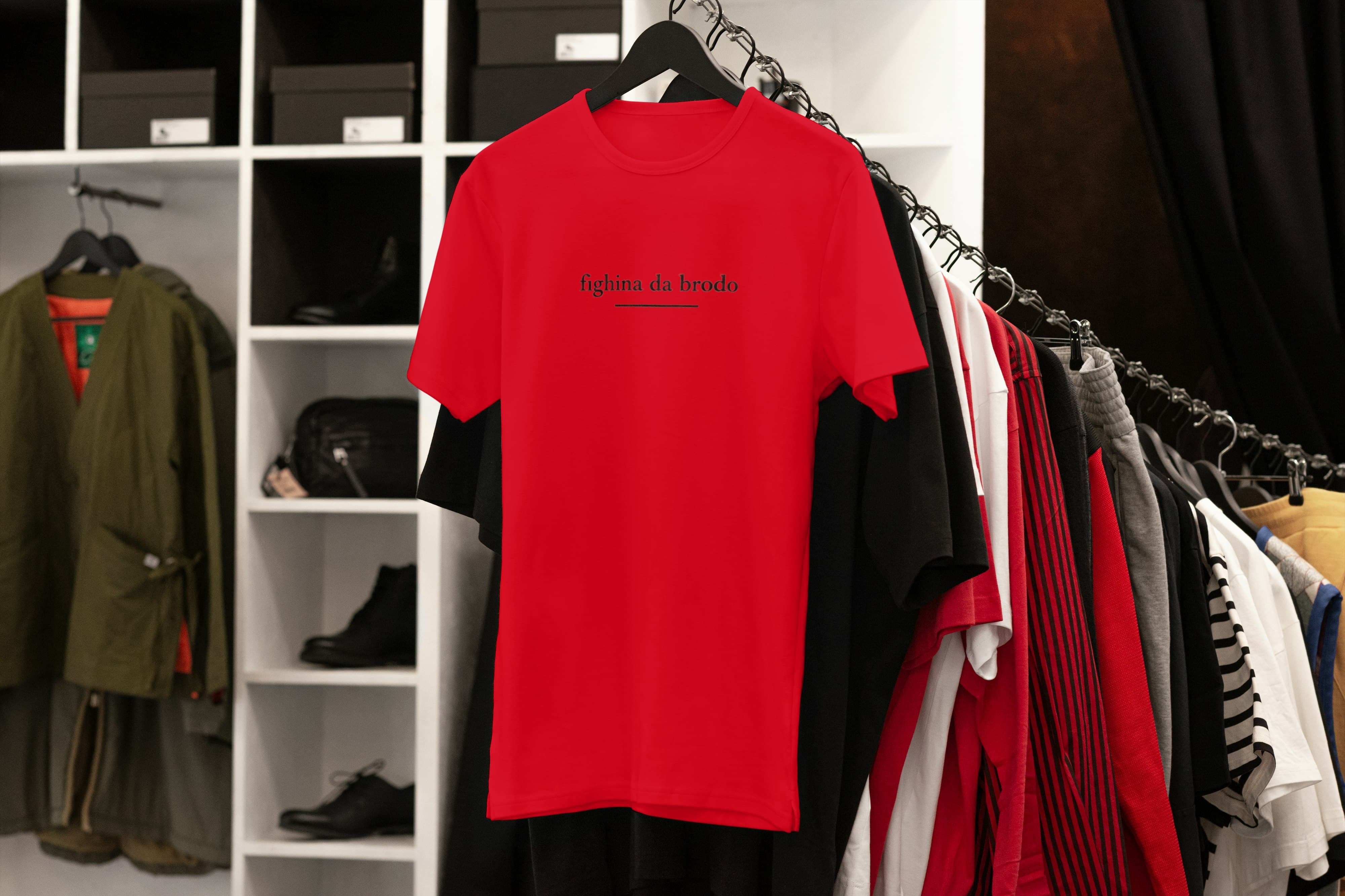 Ricamo Personalizzato - T-Shirt Unisex Ricamata 100% Cotone – Confortevole – Design Fighina da Brodo-Biiply