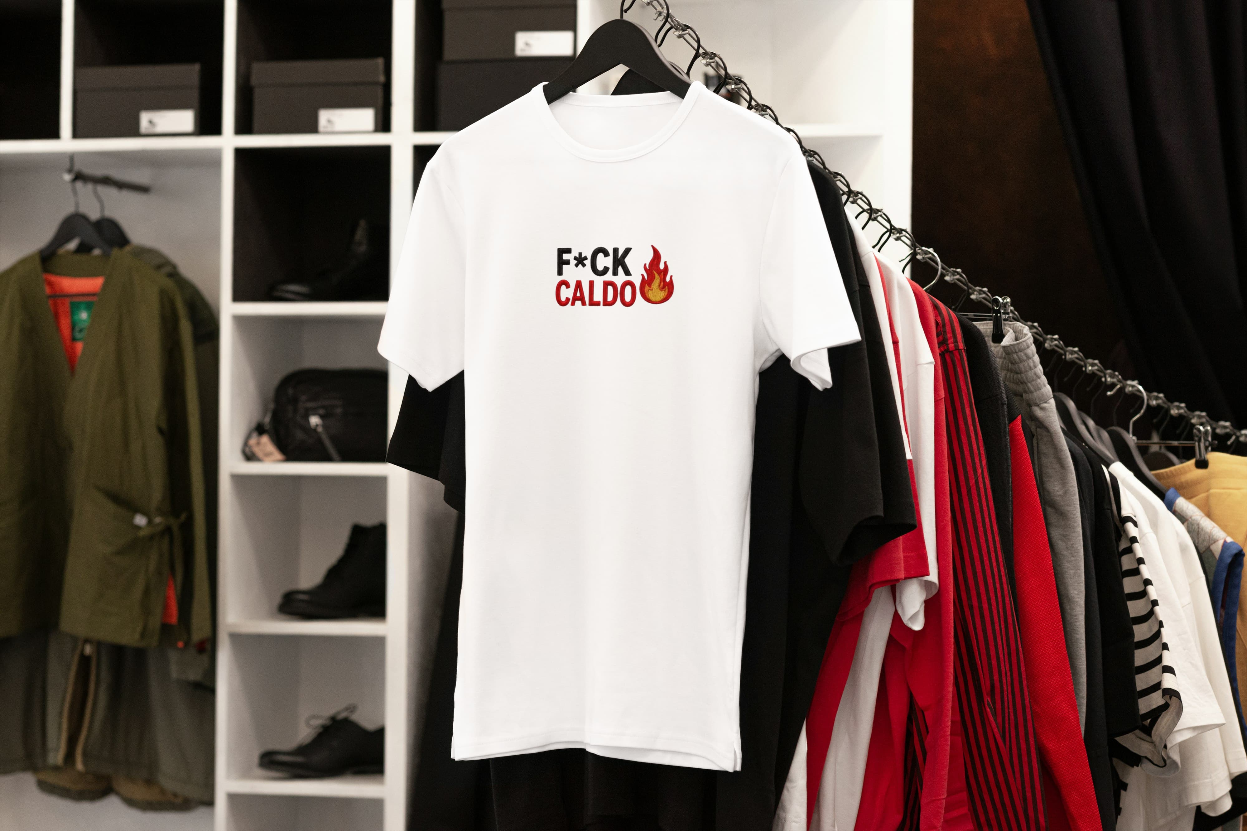 Ricamo Personalizzato - T-Shirt Unisex Ricamata 100% Cotone – Confortevole – Design Fuck Caldo con emoji grande-Biiply