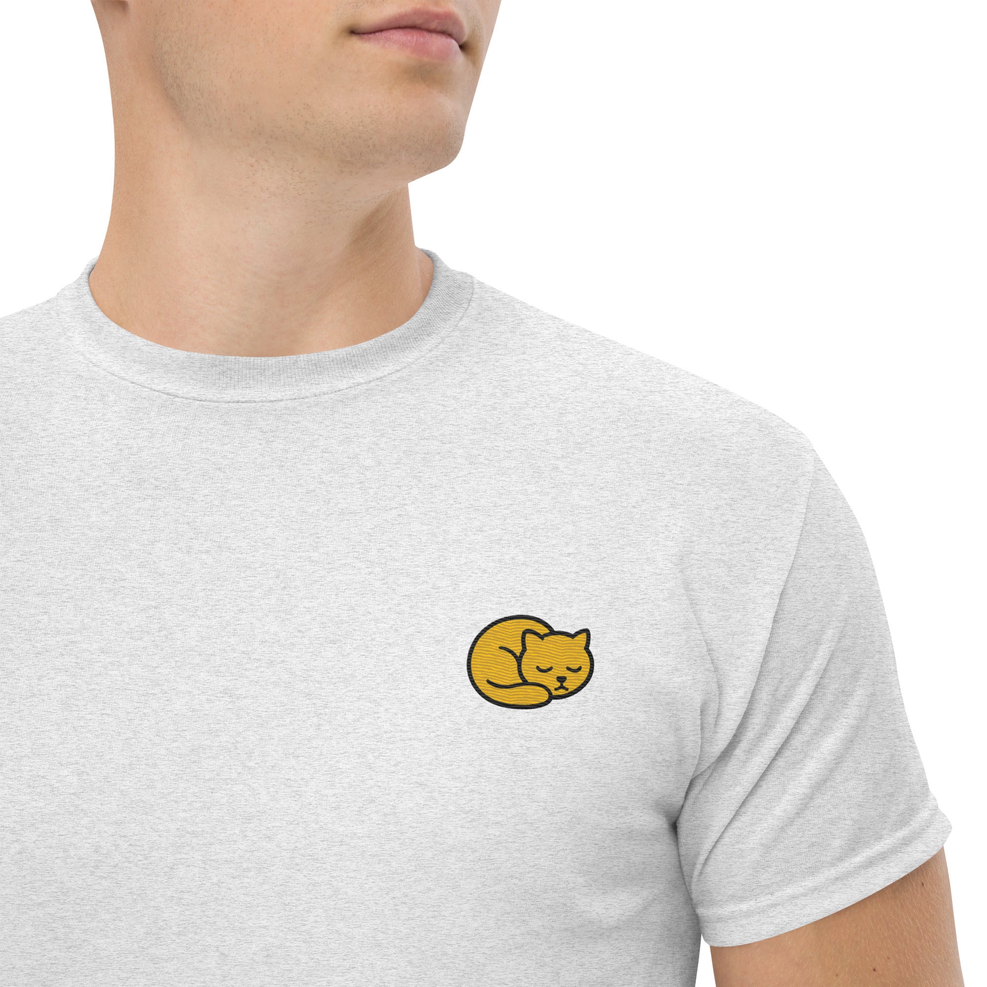 Ricamo Personalizzato - T-Shirt Unisex Ricamata 100% Cotone – Confortevole – Design Gattino-Biiply