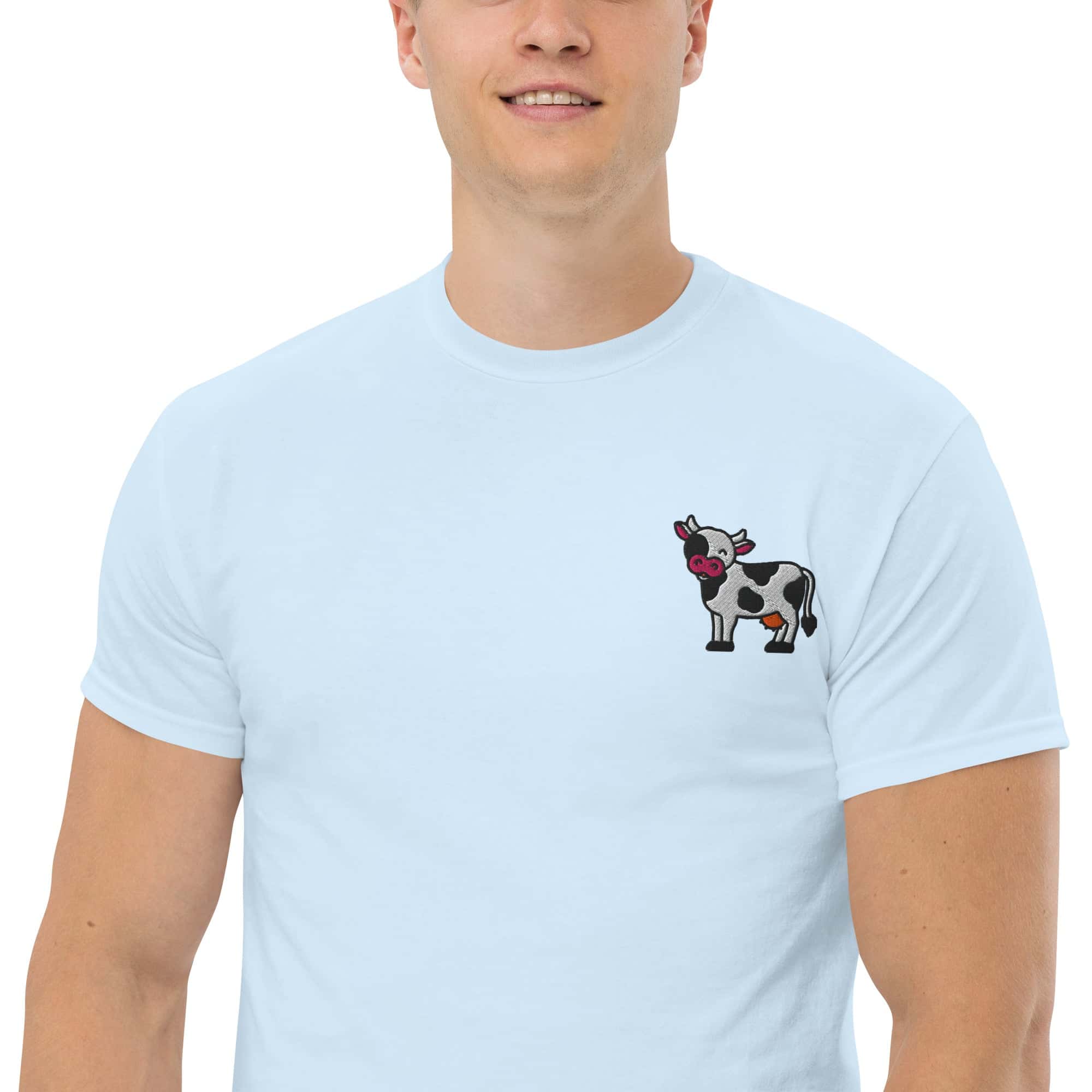 Ricamo Personalizzato - T-Shirt Unisex Ricamata 100% Cotone – Confortevole – Design Mucca-Biiply