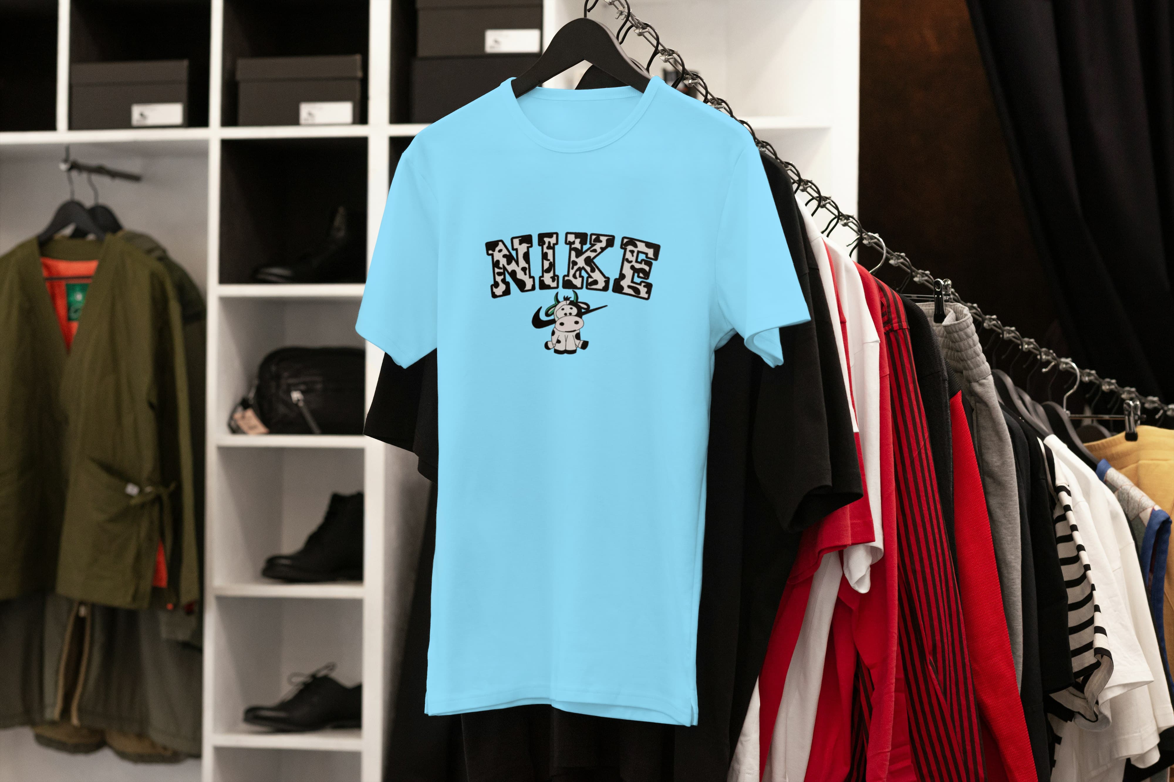 Ricamo Personalizzato - T-Shirt Unisex Ricamata 100% Cotone – Confortevole – Design Nike Cow-Biiply