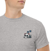 Ricamo Personalizzato - T-Shirt Unisex Ricamata 100% Cotone – Confortevole – Design Panda Dormiglione-Biiply