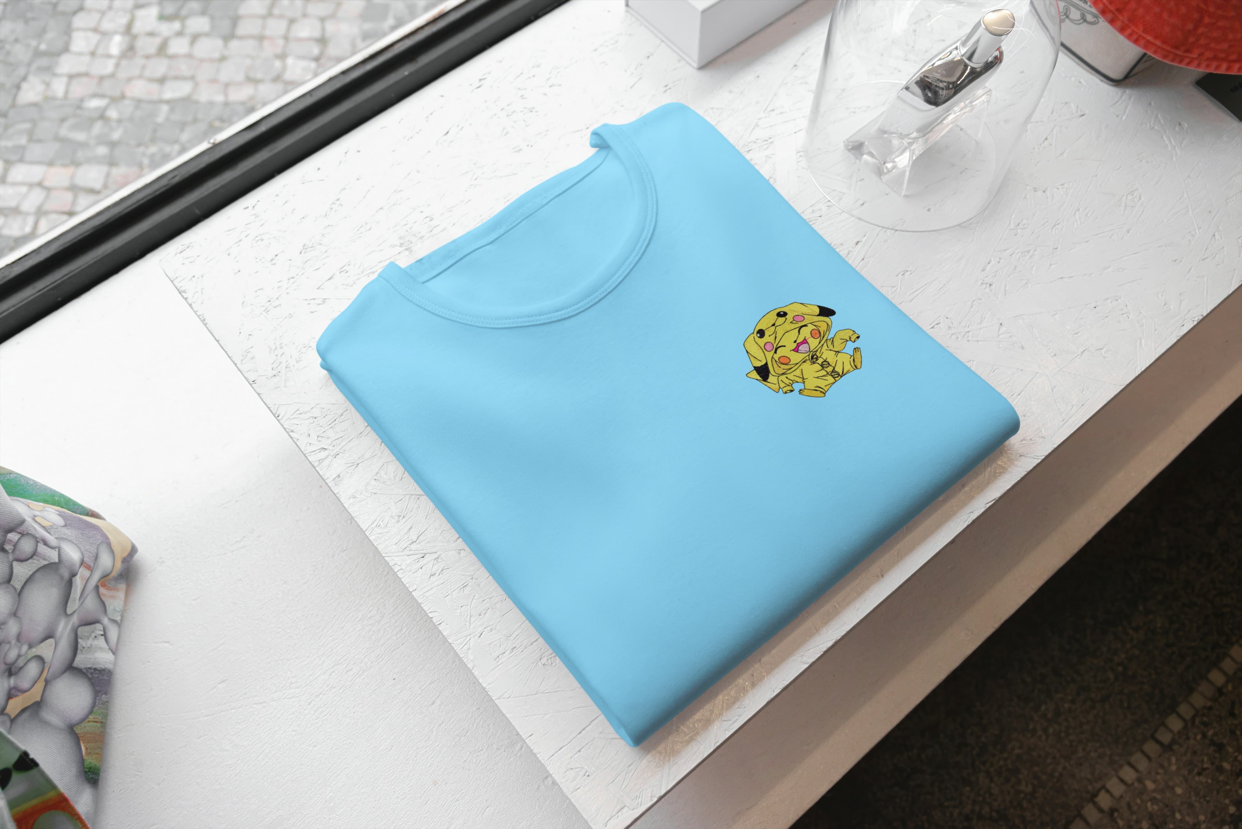 Ricamo Personalizzato - T-Shirt Unisex Ricamata 100% Cotone – Confortevole – Design Piccolo Pikachu-Biiply