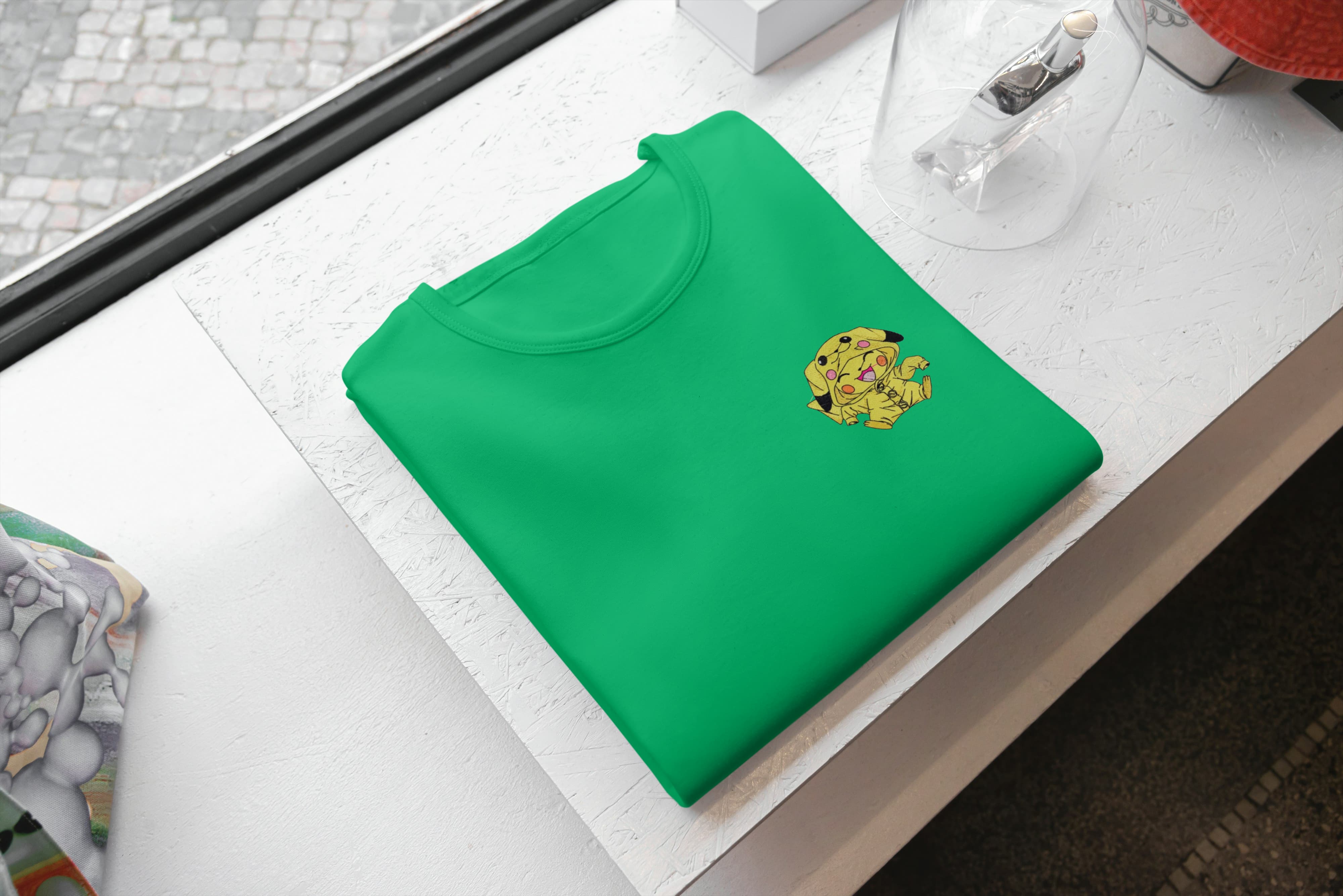 Ricamo Personalizzato - T-Shirt Unisex Ricamata 100% Cotone – Confortevole – Design Piccolo Pikachu-Biiply