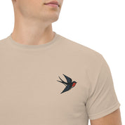 Ricamo Personalizzato - T-Shirt Unisex Ricamata 100% Cotone – Confortevole – Design Rondine-Biiply