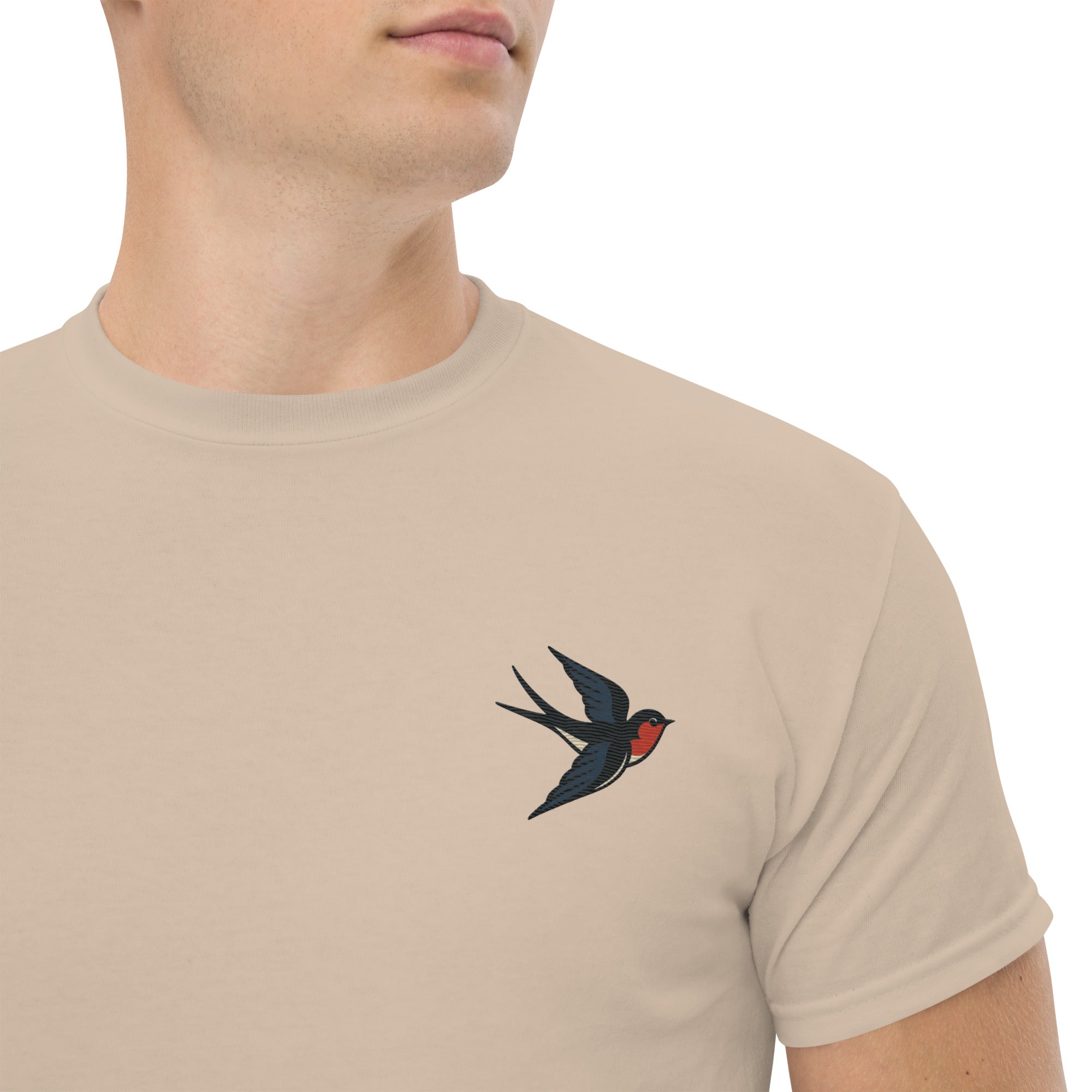 Ricamo Personalizzato - T-Shirt Unisex Ricamata 100% Cotone – Confortevole – Design Rondine-Biiply