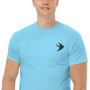 Ricamo Personalizzato - T-Shirt Unisex Ricamata 100% Cotone – Confortevole – Design Rondine-Biiply