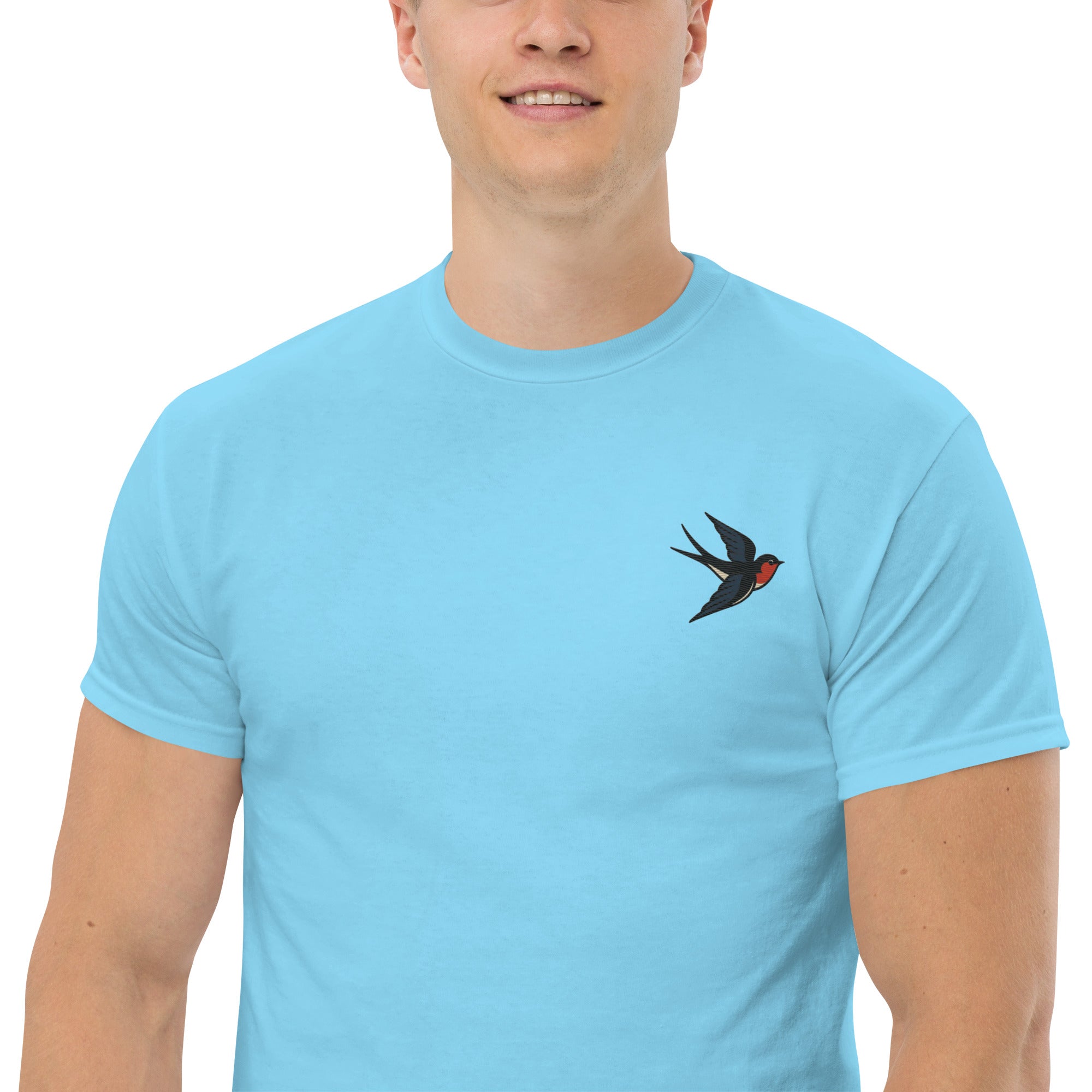 Ricamo Personalizzato - T-Shirt Unisex Ricamata 100% Cotone – Confortevole – Design Rondine-Biiply