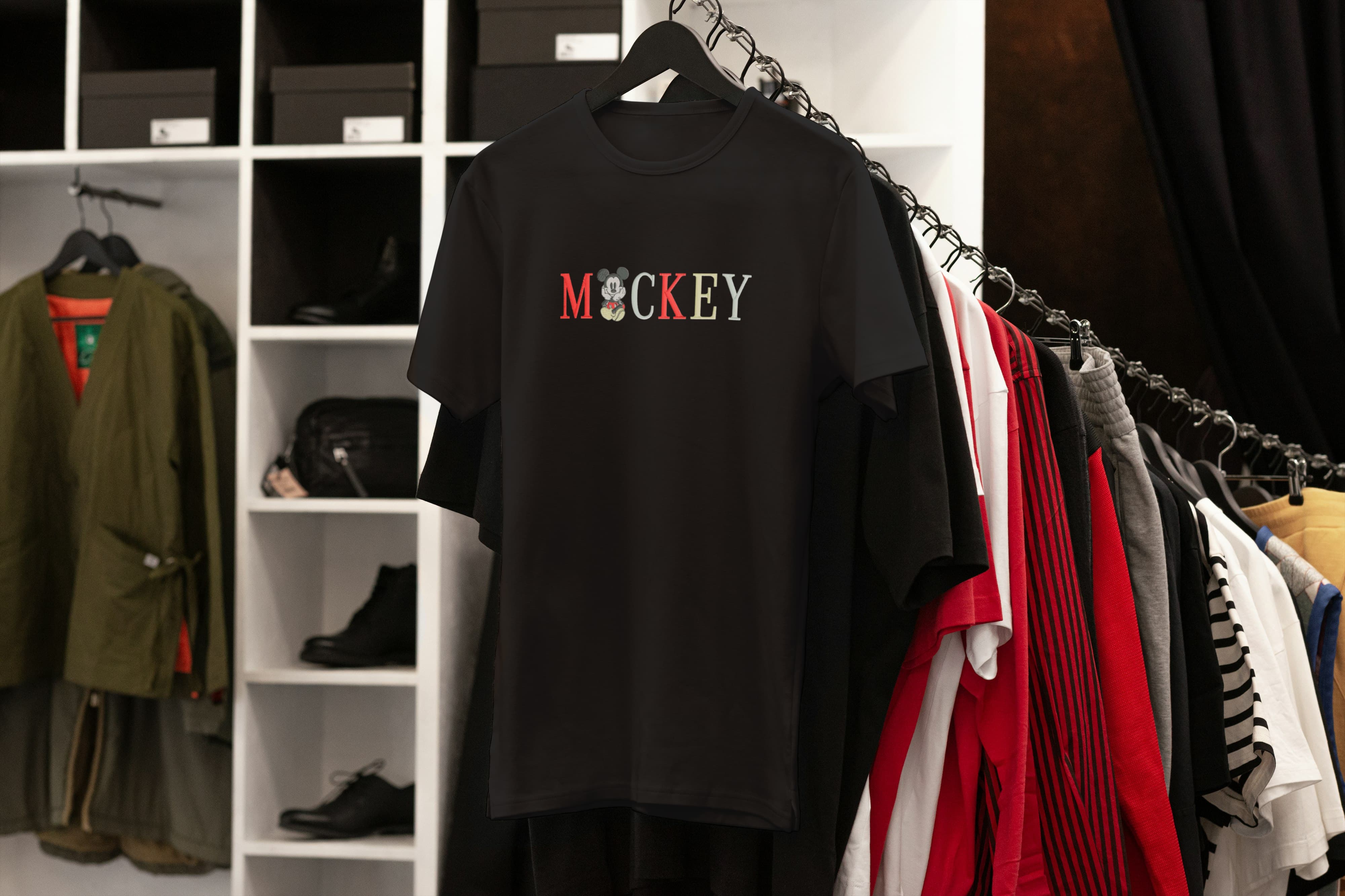 Ricamo Personalizzato - T-Shirt Unisex Ricamata 100% Cotone – Confortevole – Design Scritta Mickey-Biiply