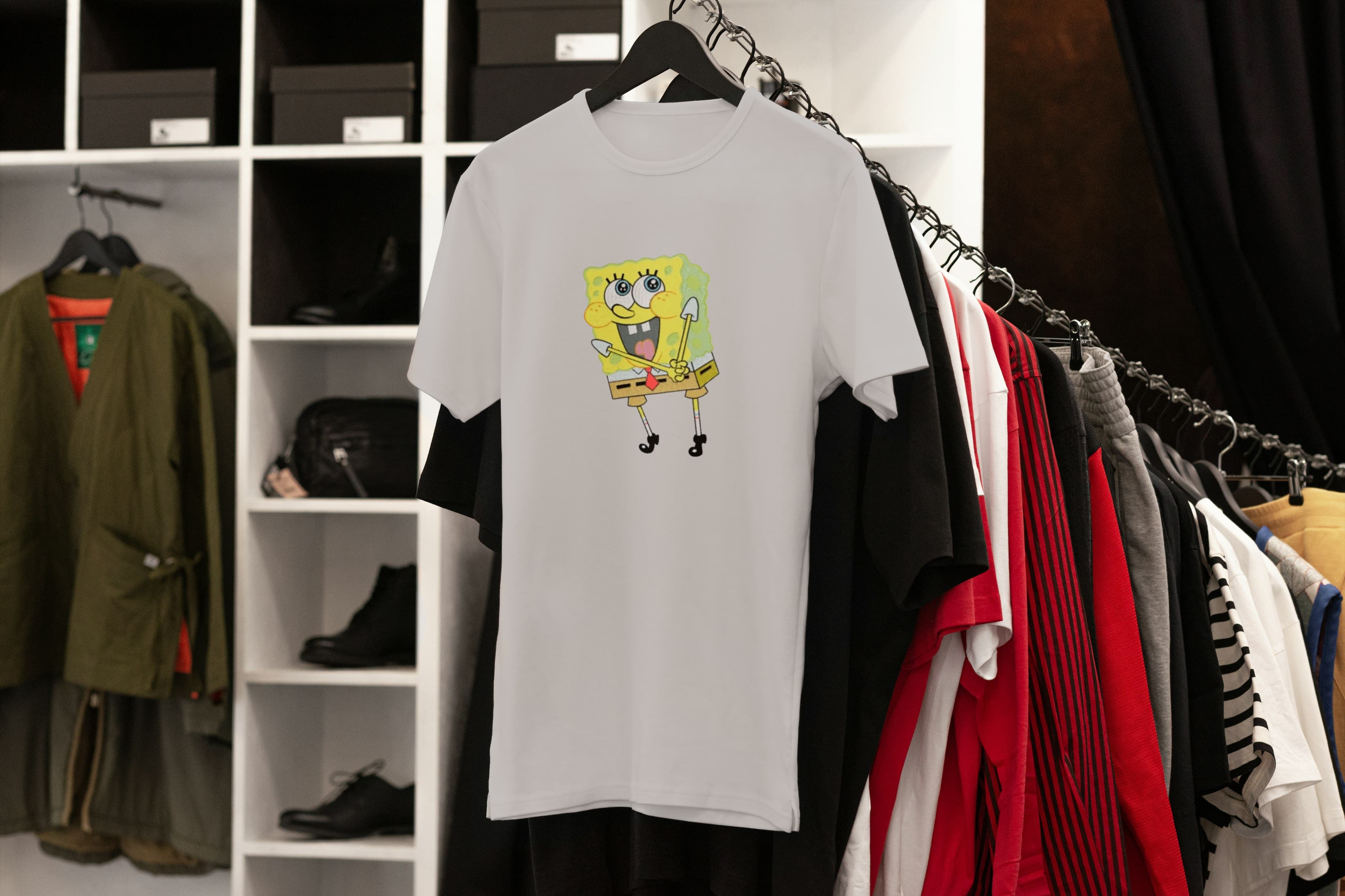 Ricamo Personalizzato - T-Shirt Unisex Ricamata 100% Cotone – Confortevole – Design Spongebob-Biiply