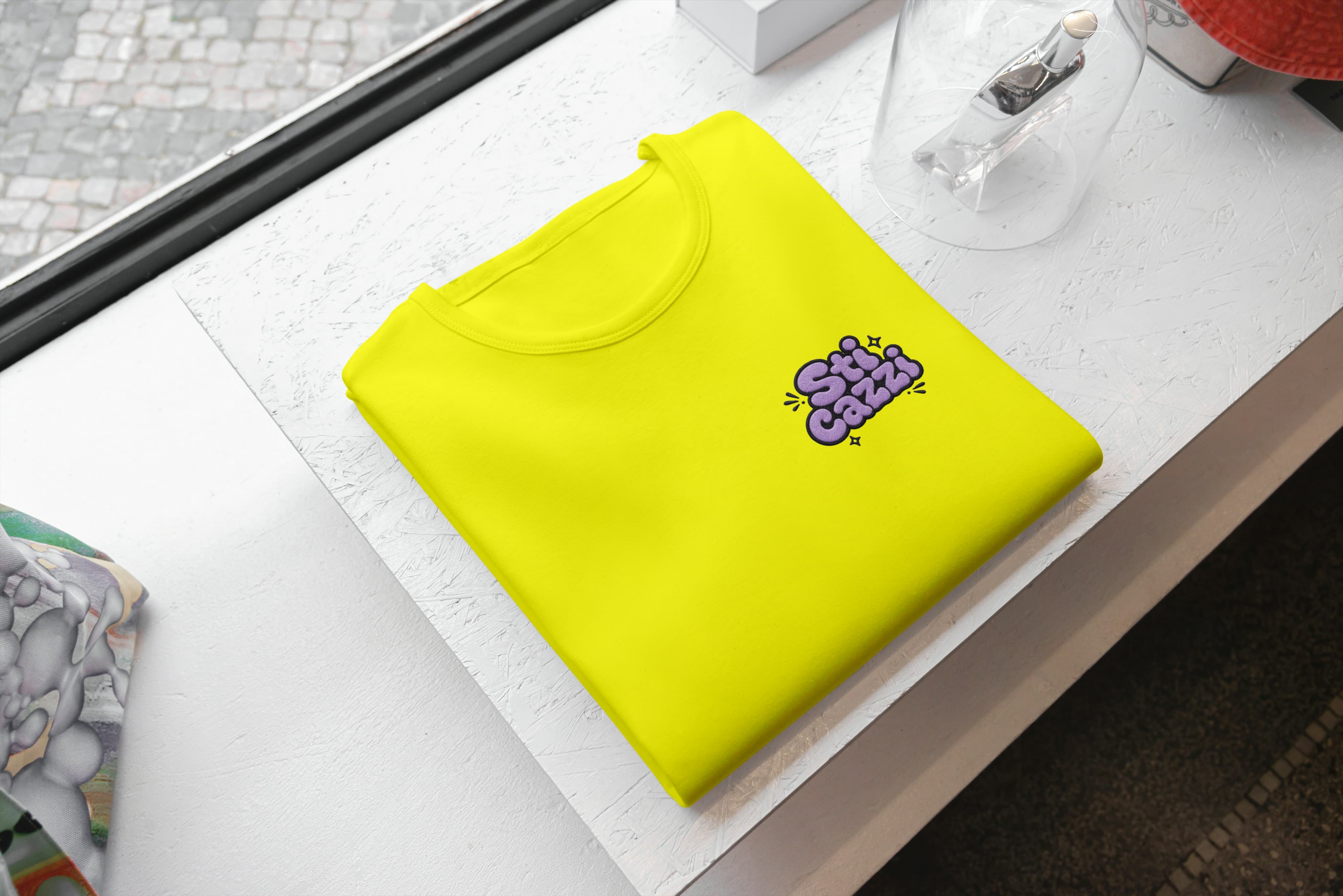Ricamo Personalizzato - T-Shirt Unisex Ricamata 100% Cotone – Confortevole – Design Sti Cazzi-Biiply
