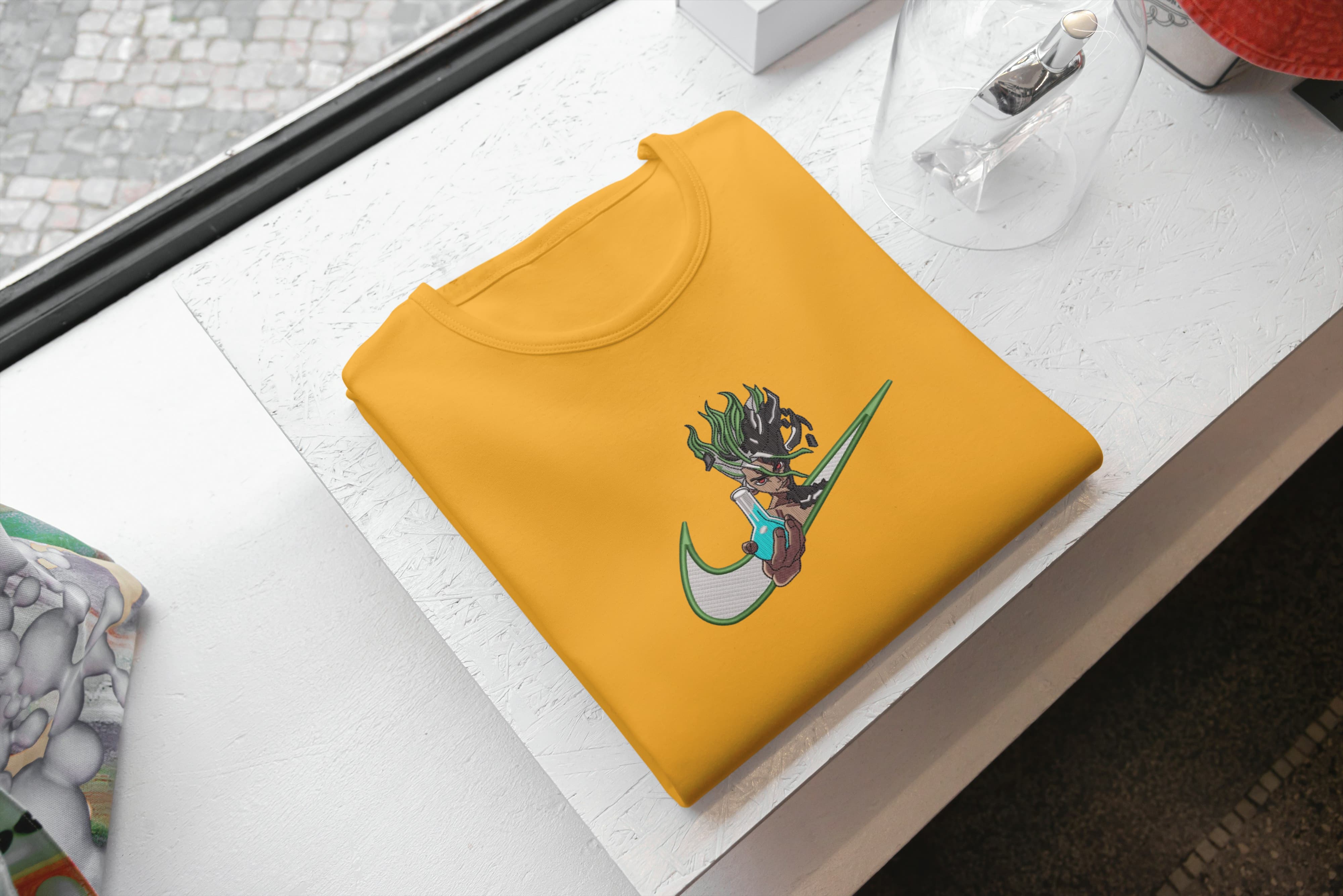 Ricamo Personalizzato - T-Shirt Unisex Ricamata 100% Cotone – Confortevole – Design Swoosh Dr.stone-Biiply